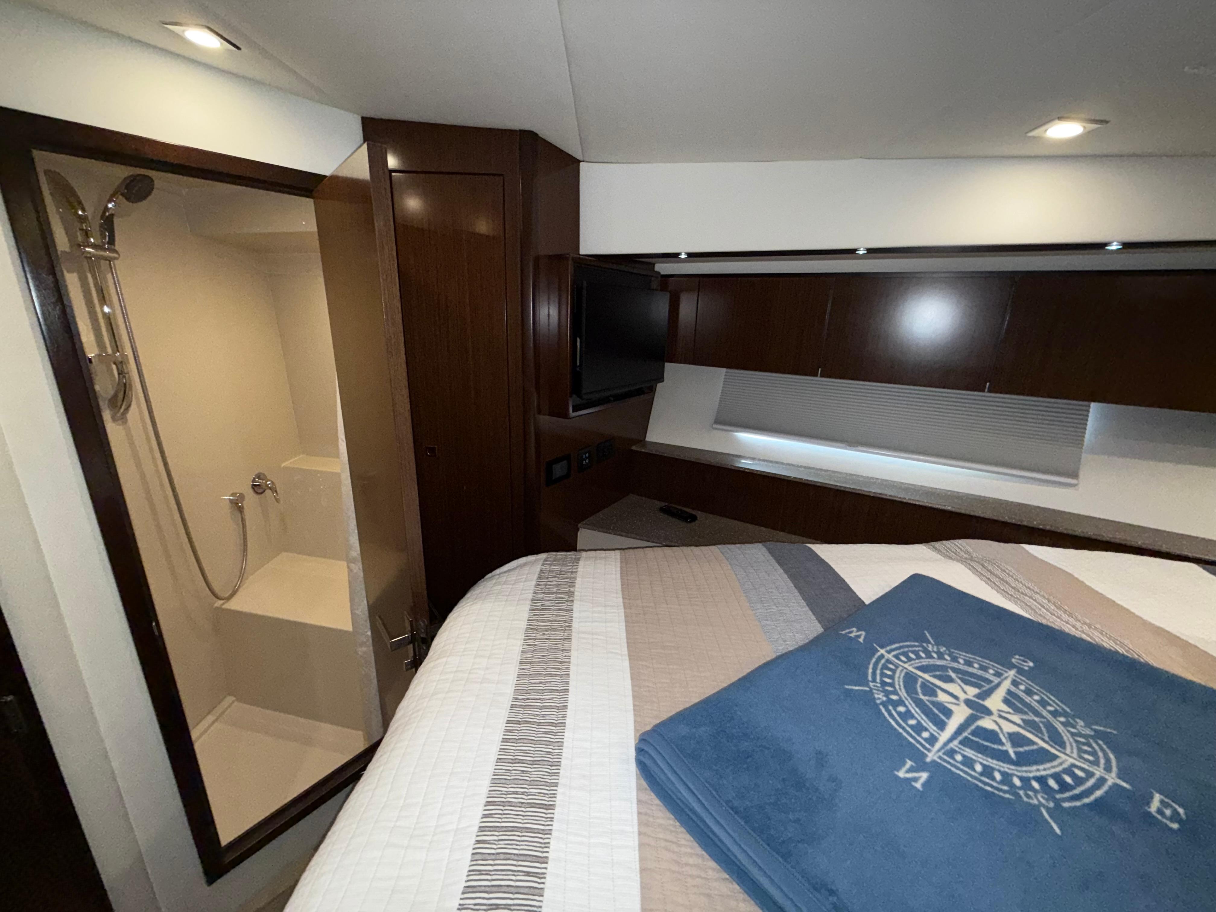 2011-cruisers-yachts-48-cantius-power-9849824-983725658-0-230620252029-32
