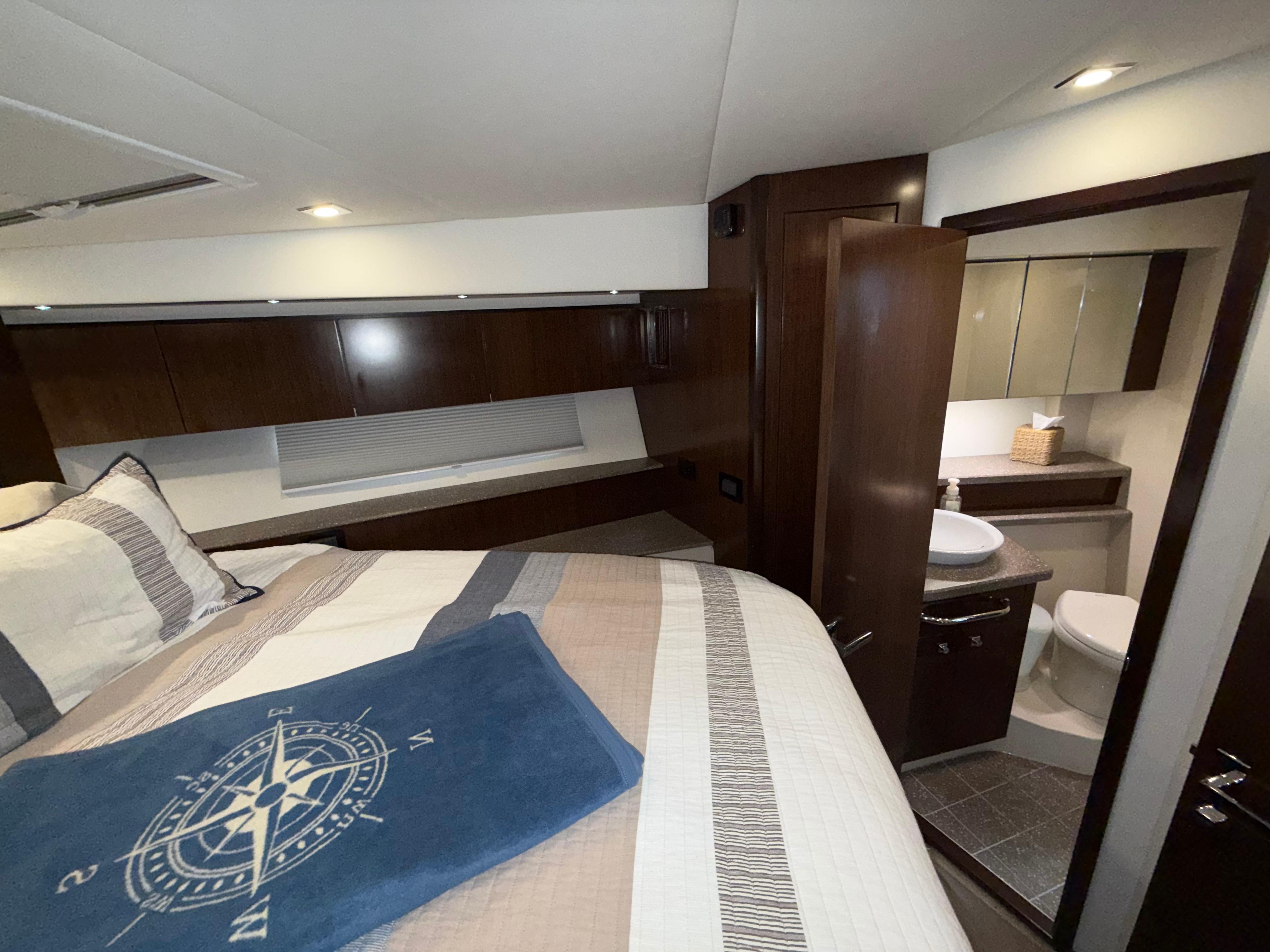 2011-cruisers-yachts-48-cantius-power-9849824-983725659-0-230620252029-33