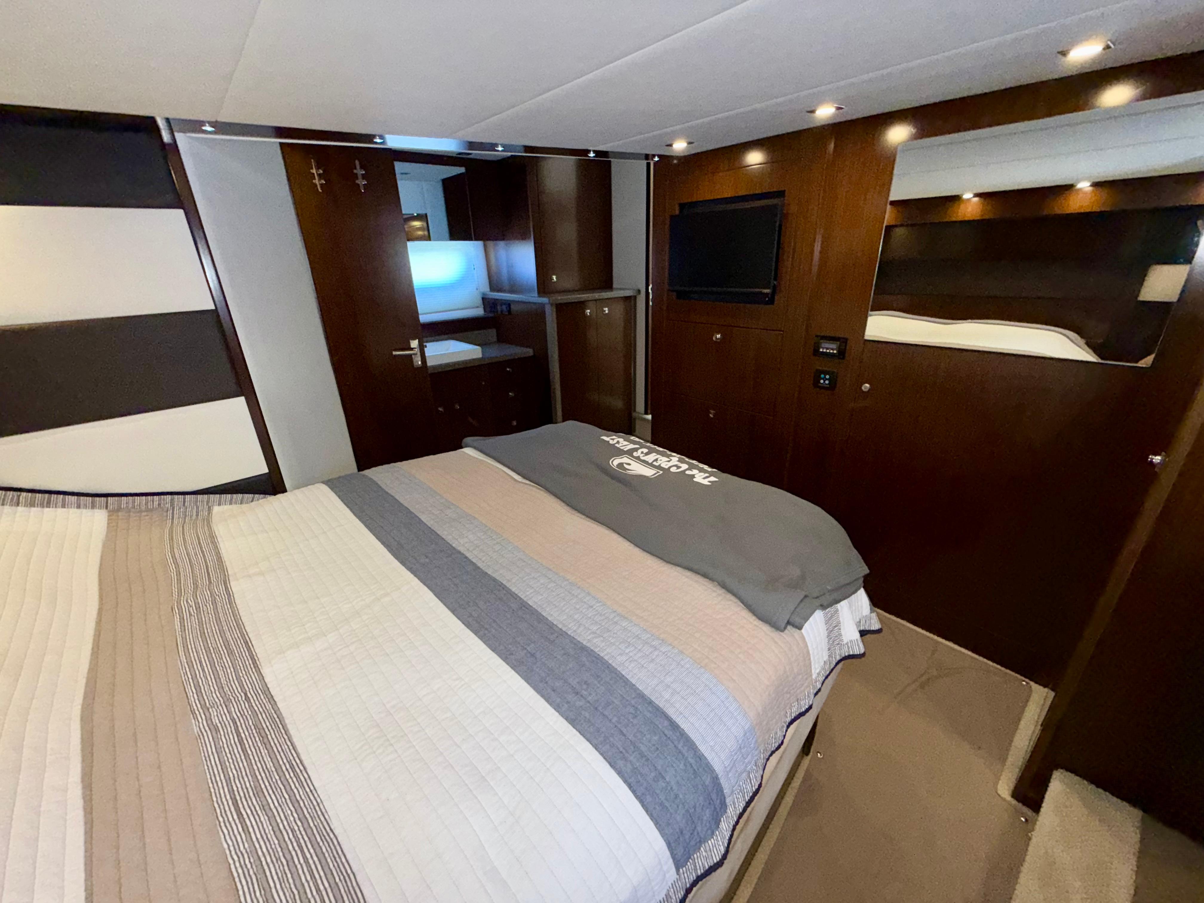 2011-cruisers-yachts-48-cantius-power-9849824-984980272-0-030720251046-58