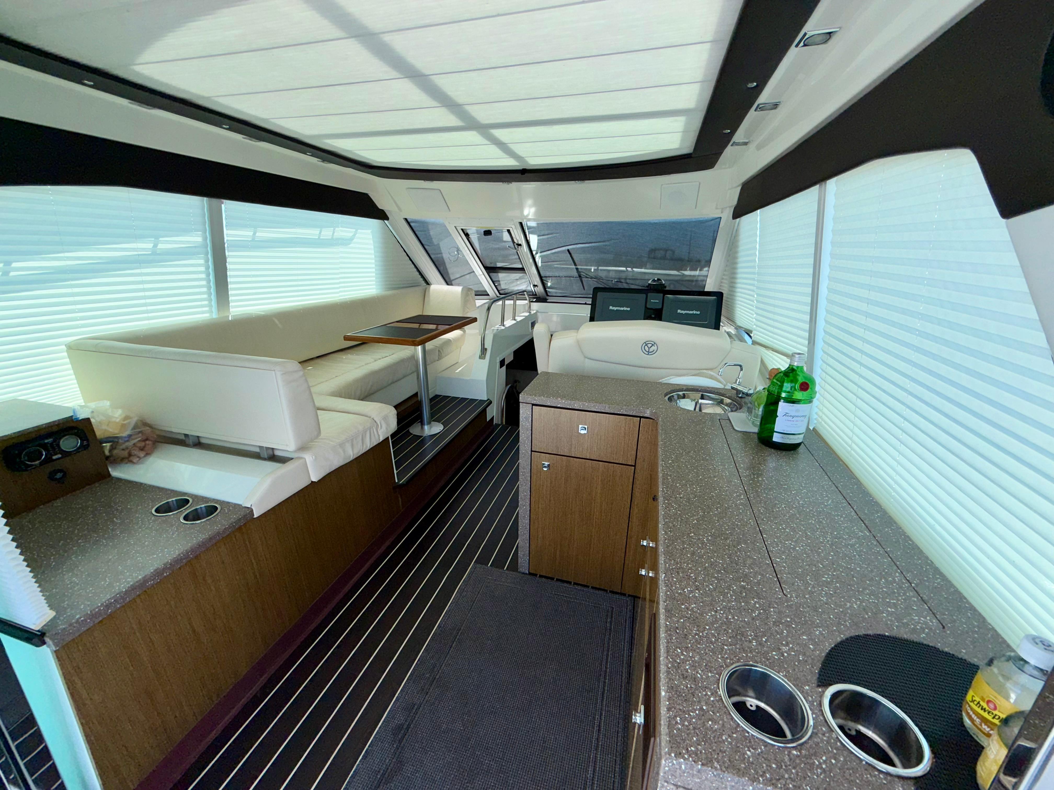 2011-cruisers-yachts-48-cantius-power-9849824-984980274-0-030720251045-36