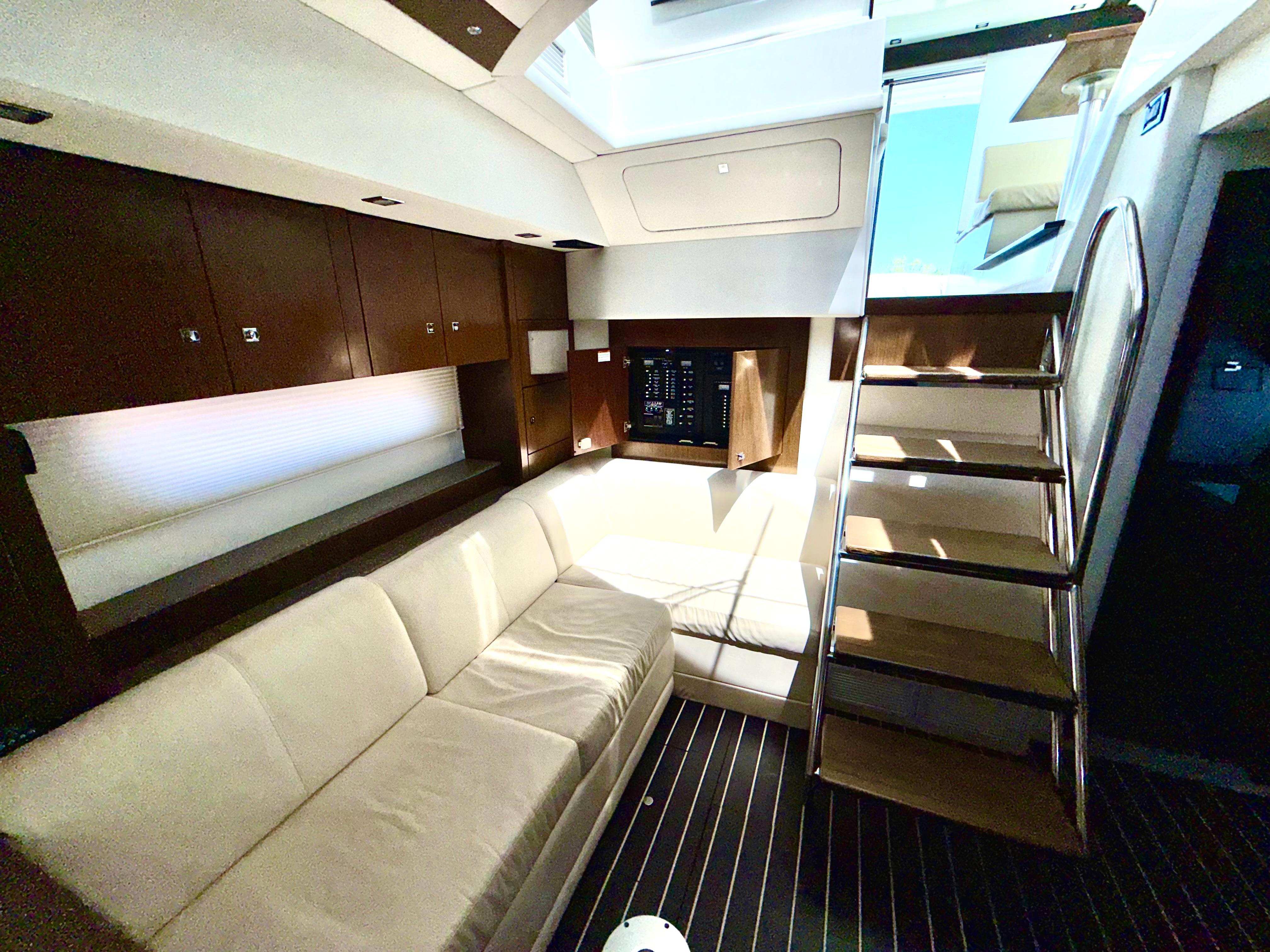 2011-cruisers-yachts-48-cantius-power-9849824-984980276-0-030720251045-51