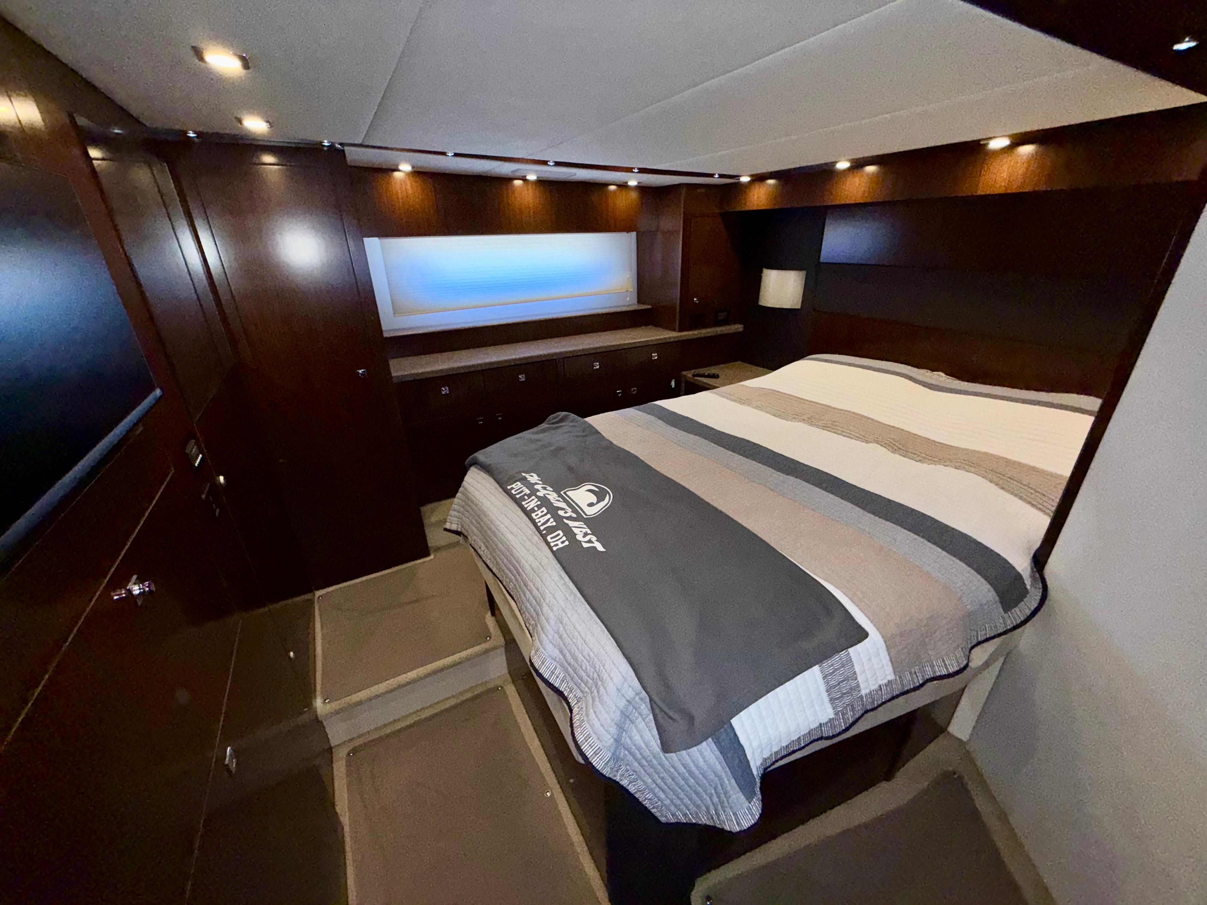2011-cruisers-yachts-48-cantius-power-9849824-984980282-0-030720251046-55