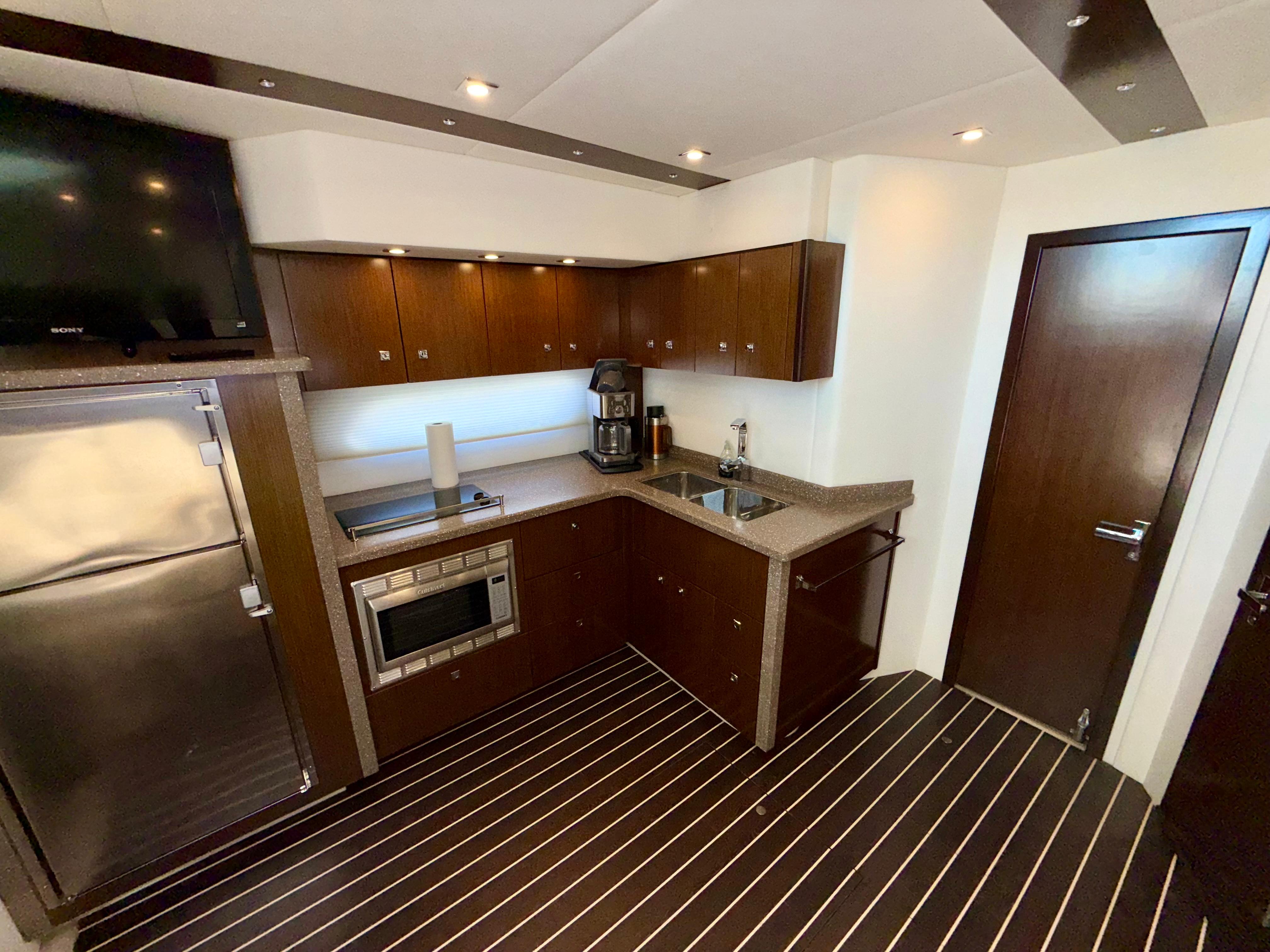 2011-cruisers-yachts-48-cantius-power-9849824-984980284-0-030720251046-53