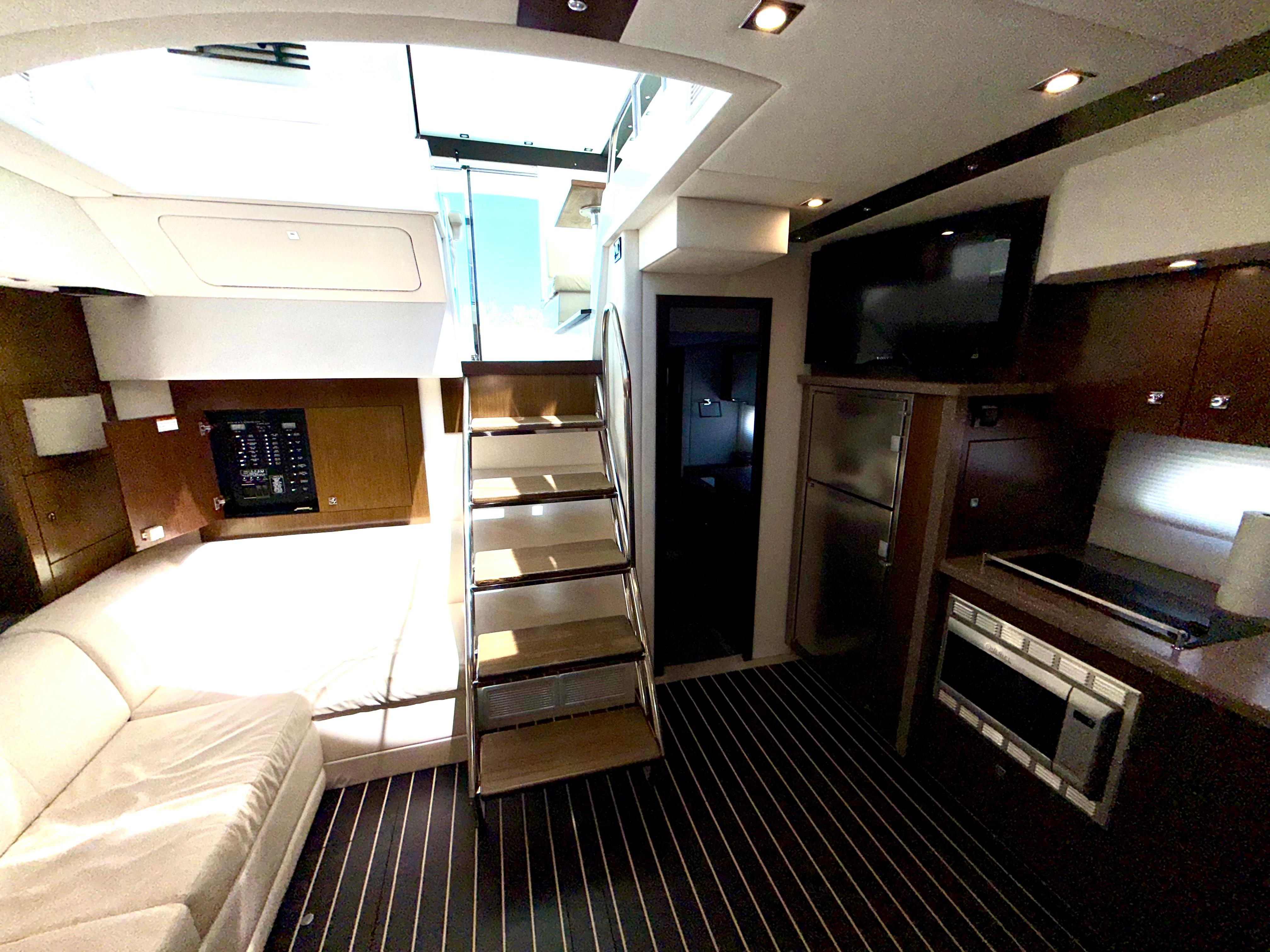 2011-cruisers-yachts-48-cantius-power-9849824-984980285-0-030720251046-60