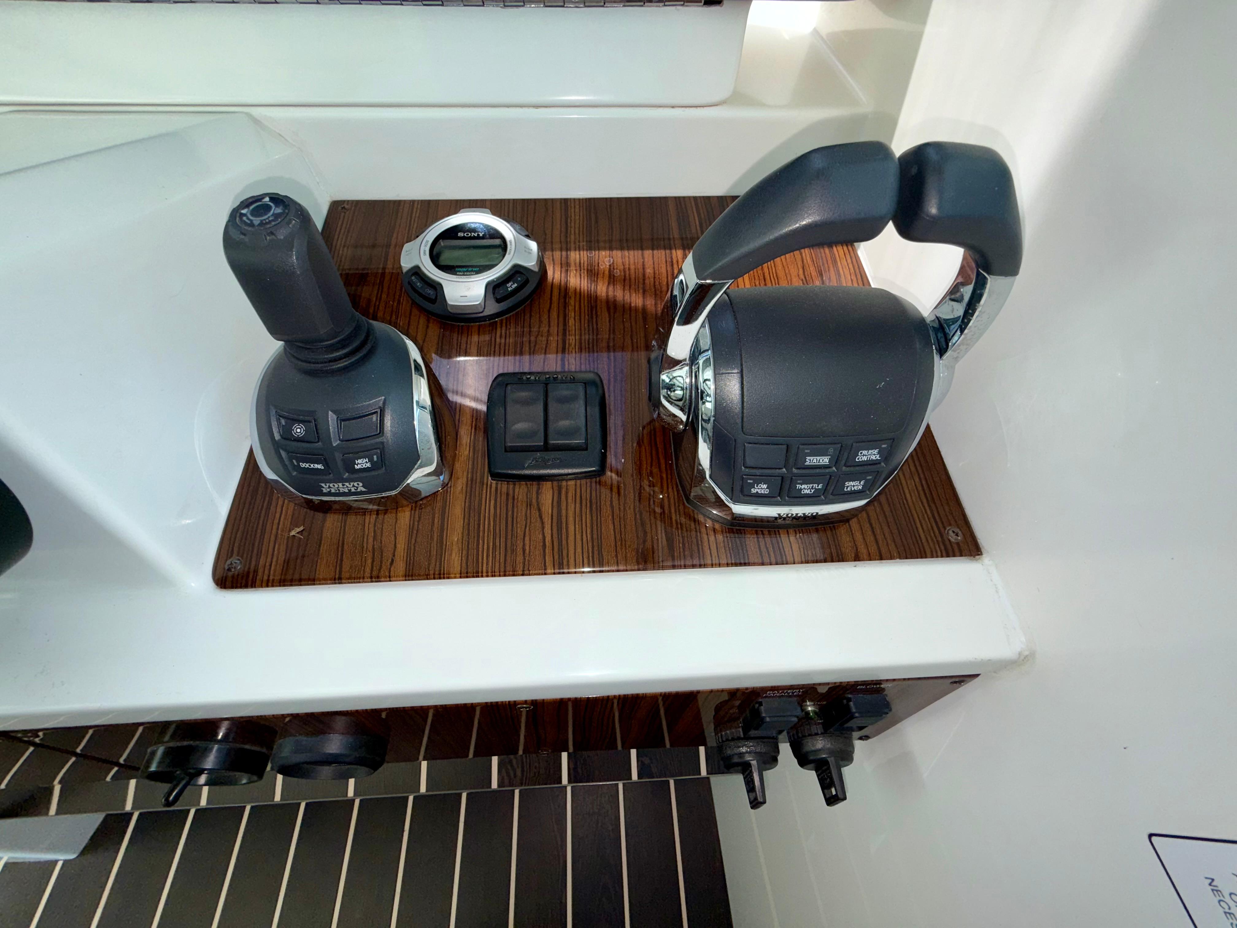 2011-cruisers-yachts-48-cantius-power-9849824-984980291-0-030720251045-42