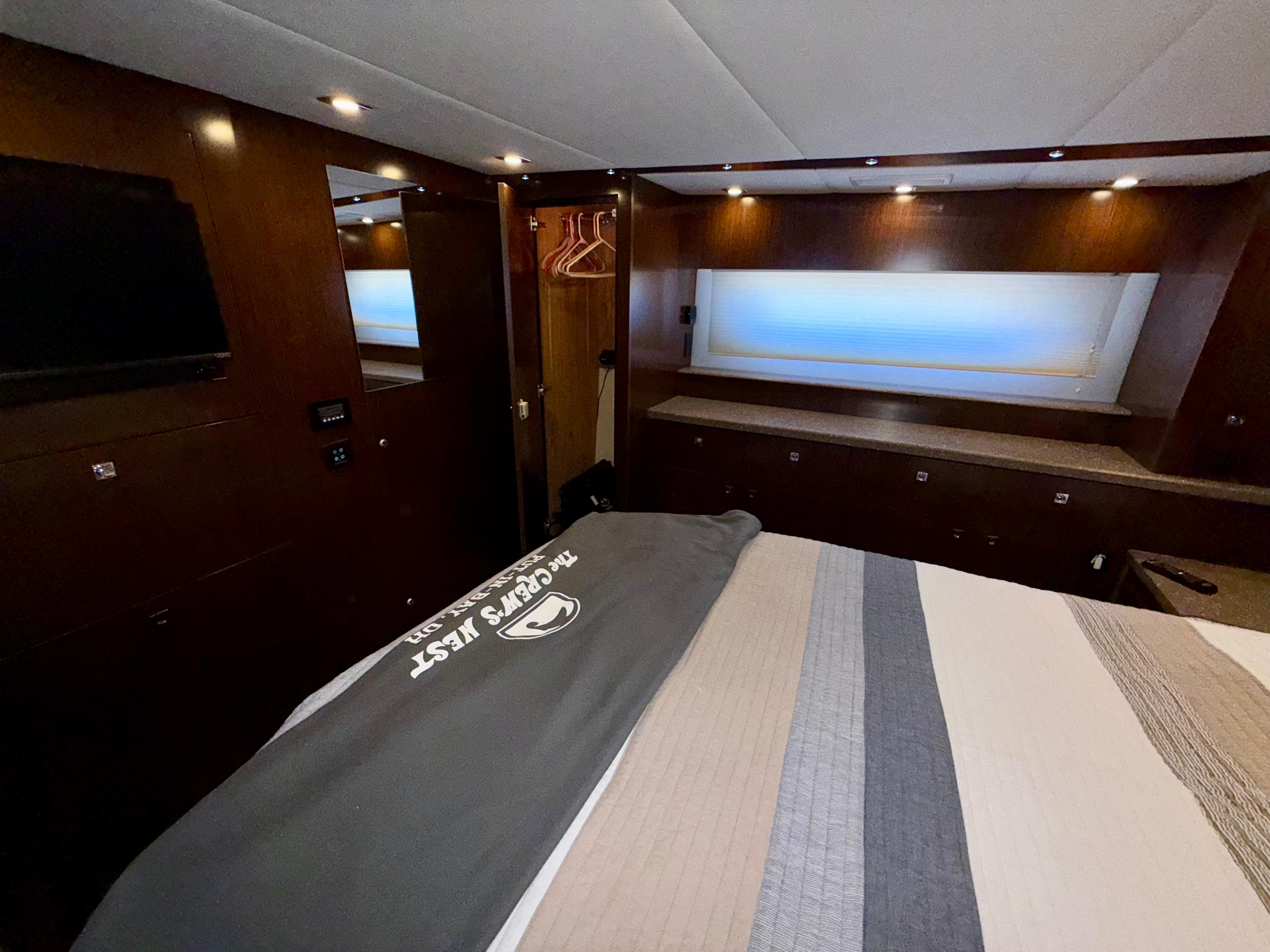 2011-cruisers-yachts-48-cantius-power-9849824-984980292-0-030720251046-56