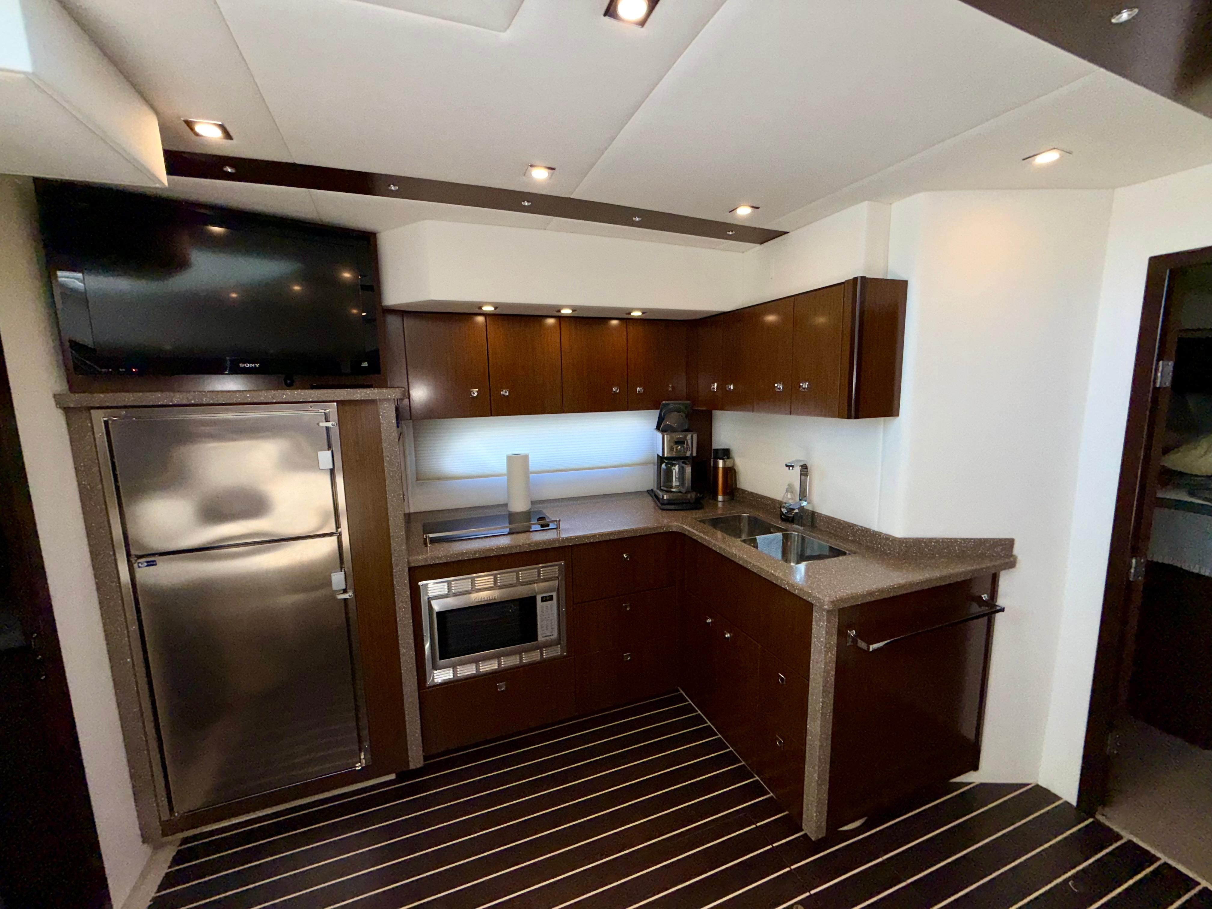 2011-cruisers-yachts-48-cantius-power-9849824-984980294-0-030720251046-52
