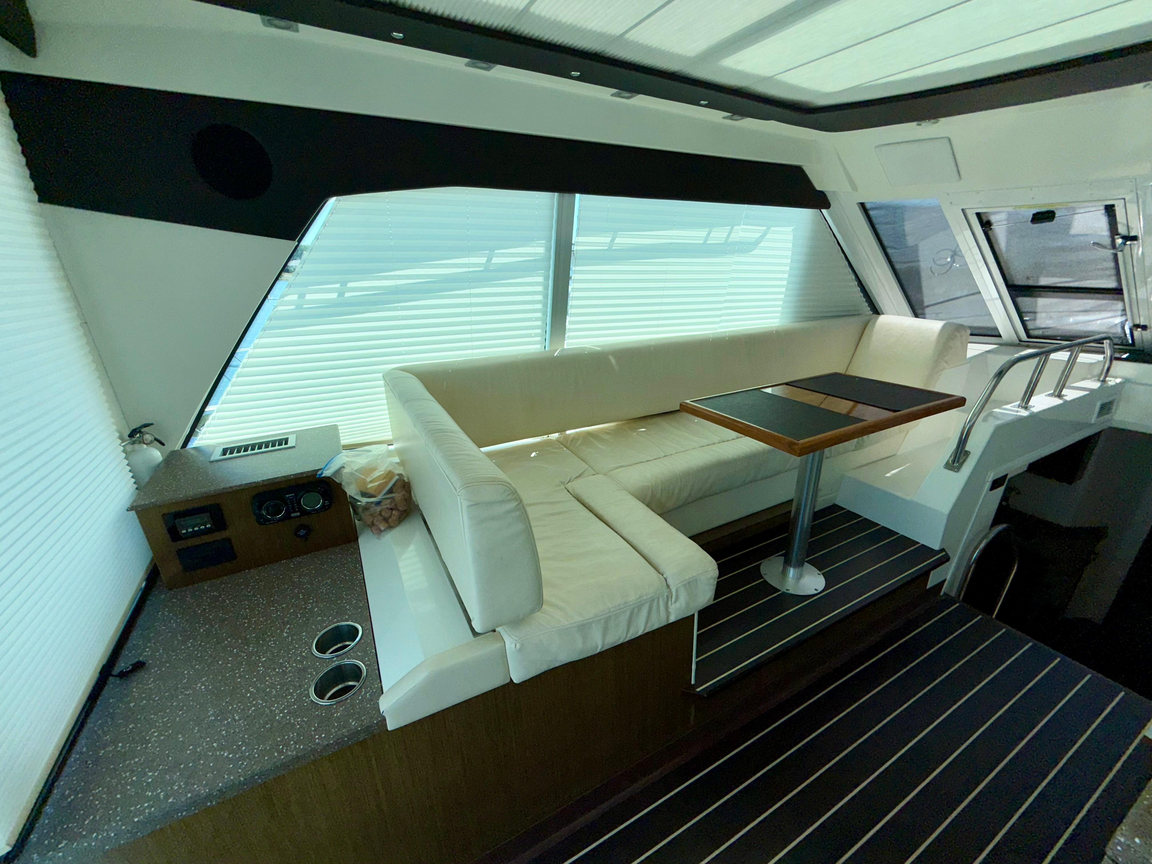 2011-cruisers-yachts-48-cantius-power-9849824-984980295-0-030720251045-38