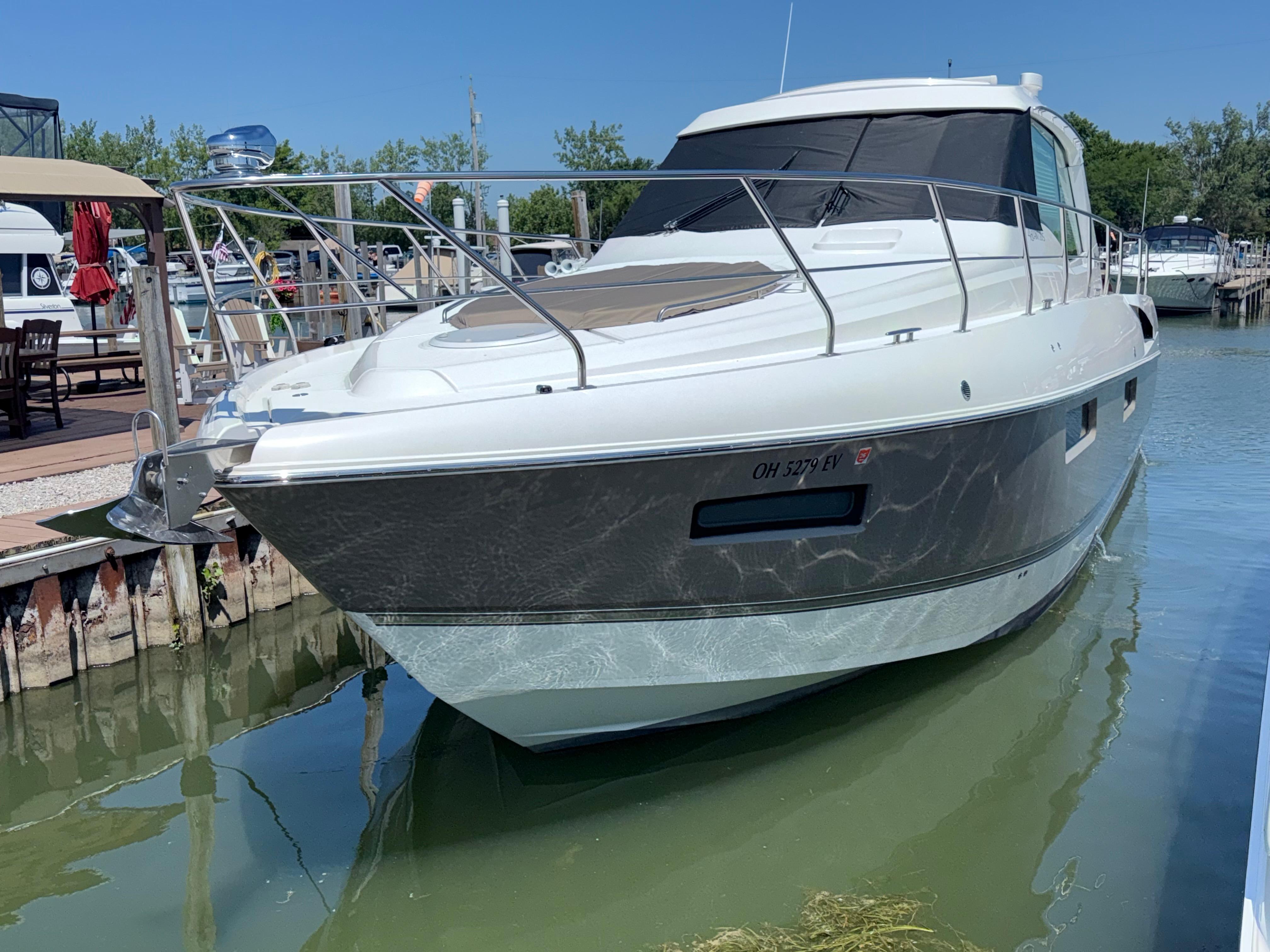 2011-cruisers-yachts-48-cantius-power-9849824-984980302-0-030720251048-36
