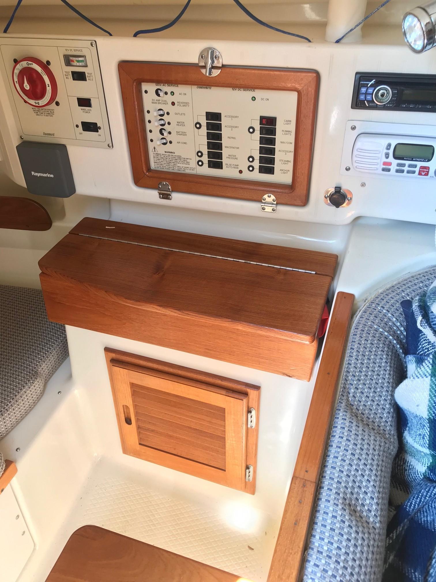 Compact Nav Station