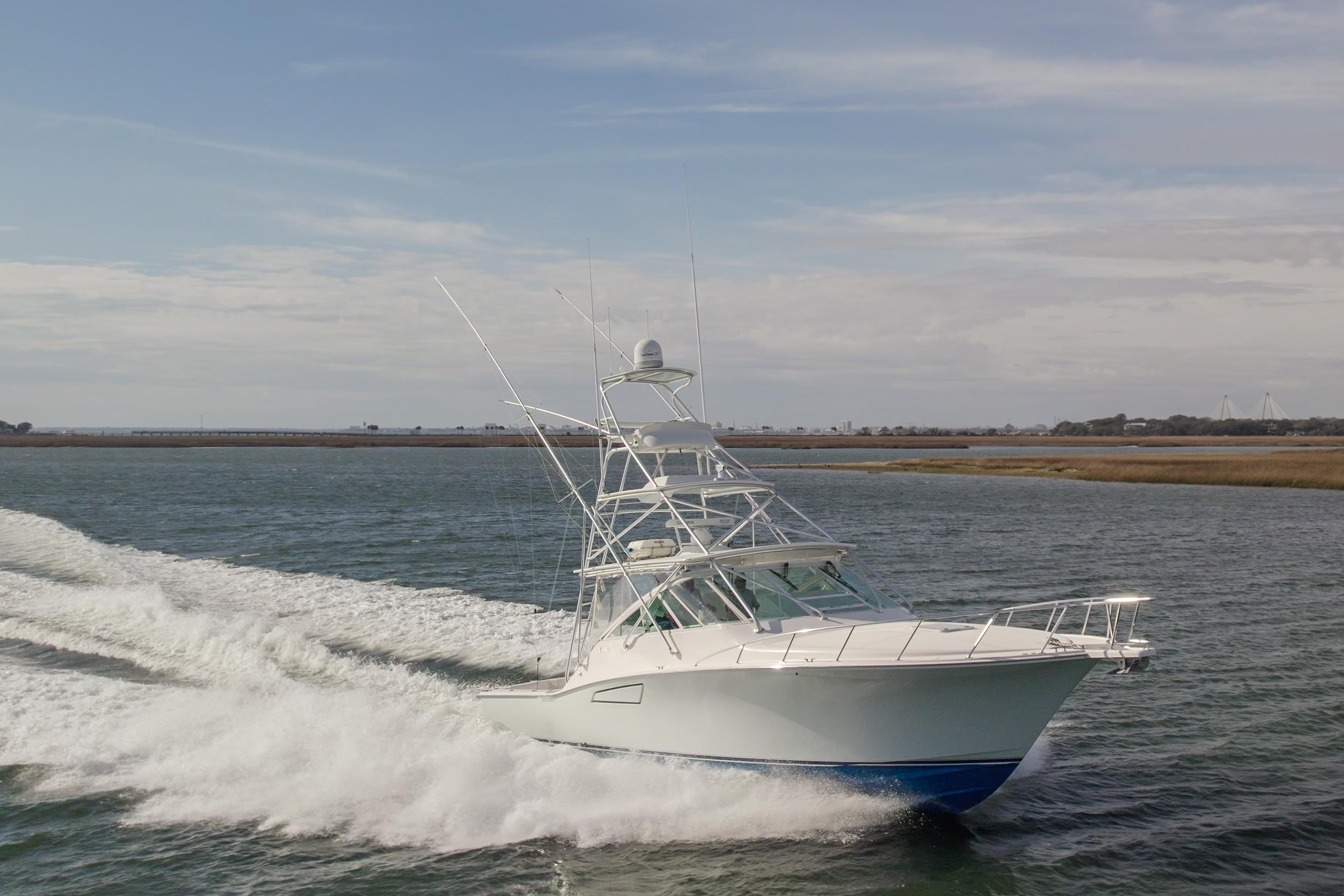 Cabo 40 Spray Rig - Exterior Profile