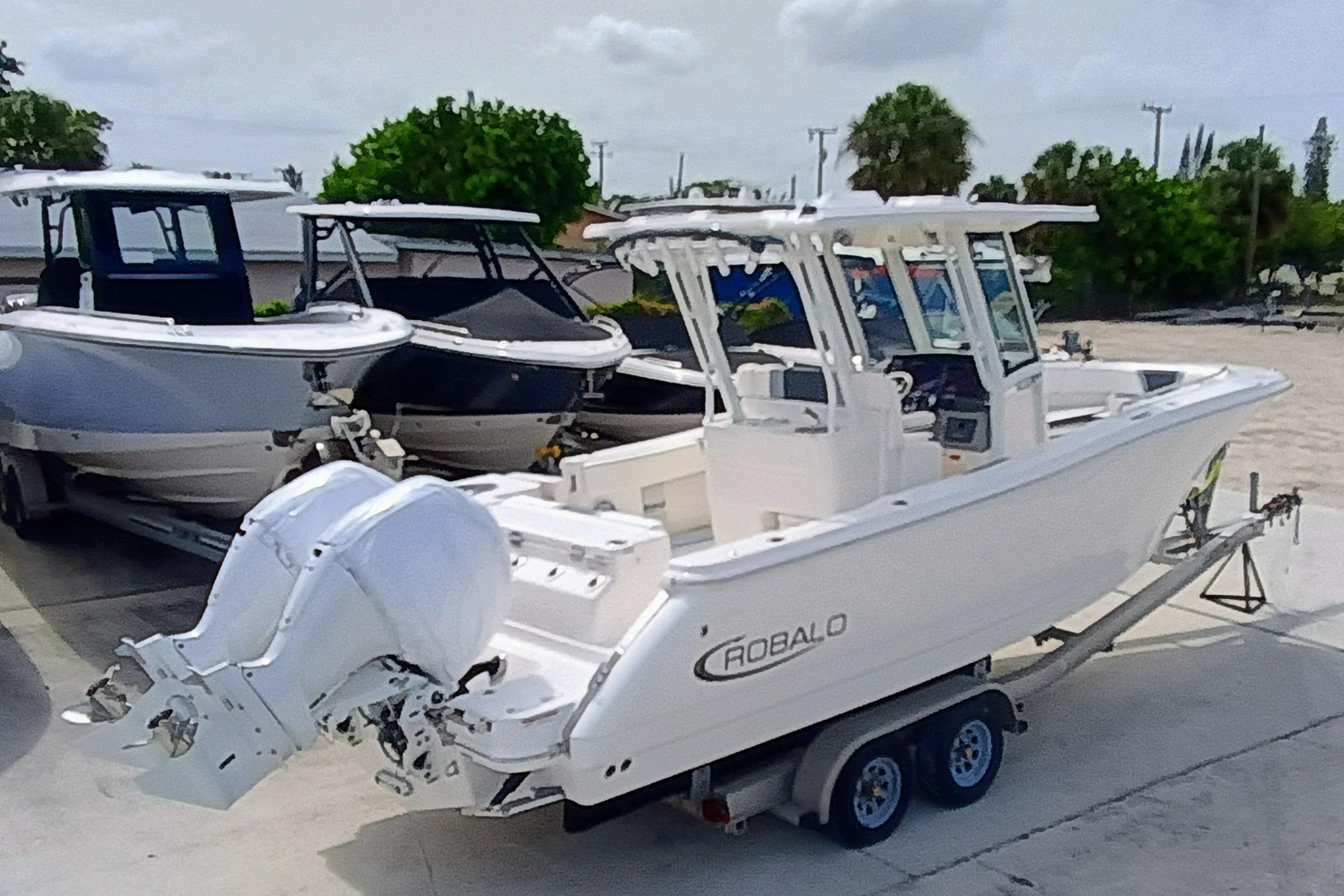 2025-robalo-r270-center-console-power-9829827-20250606105205931-1_XLARGE