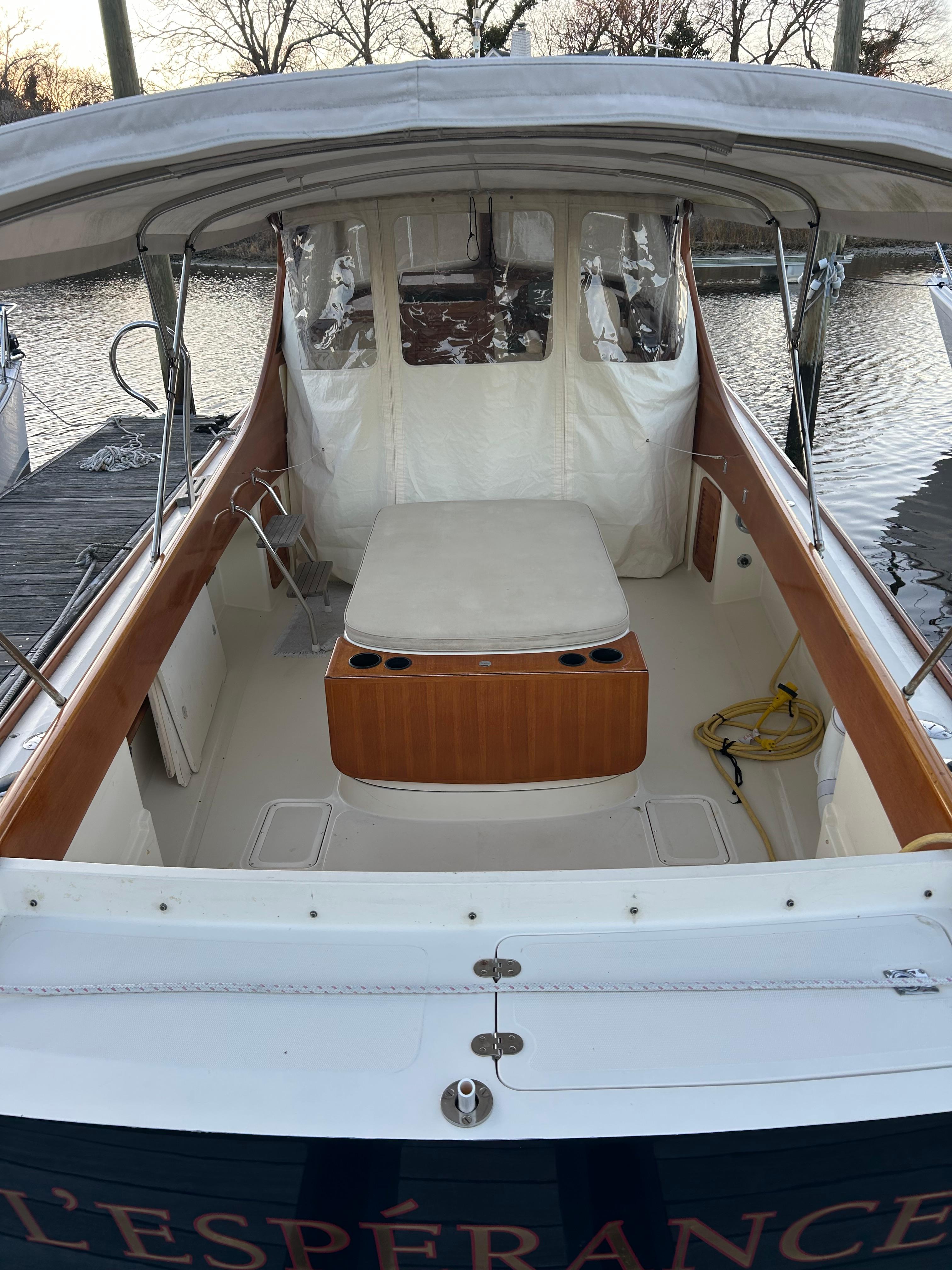 Hinckley-Classic 36 Picnic Boat 2001 -VA-US-9719831 | Thumbnail
