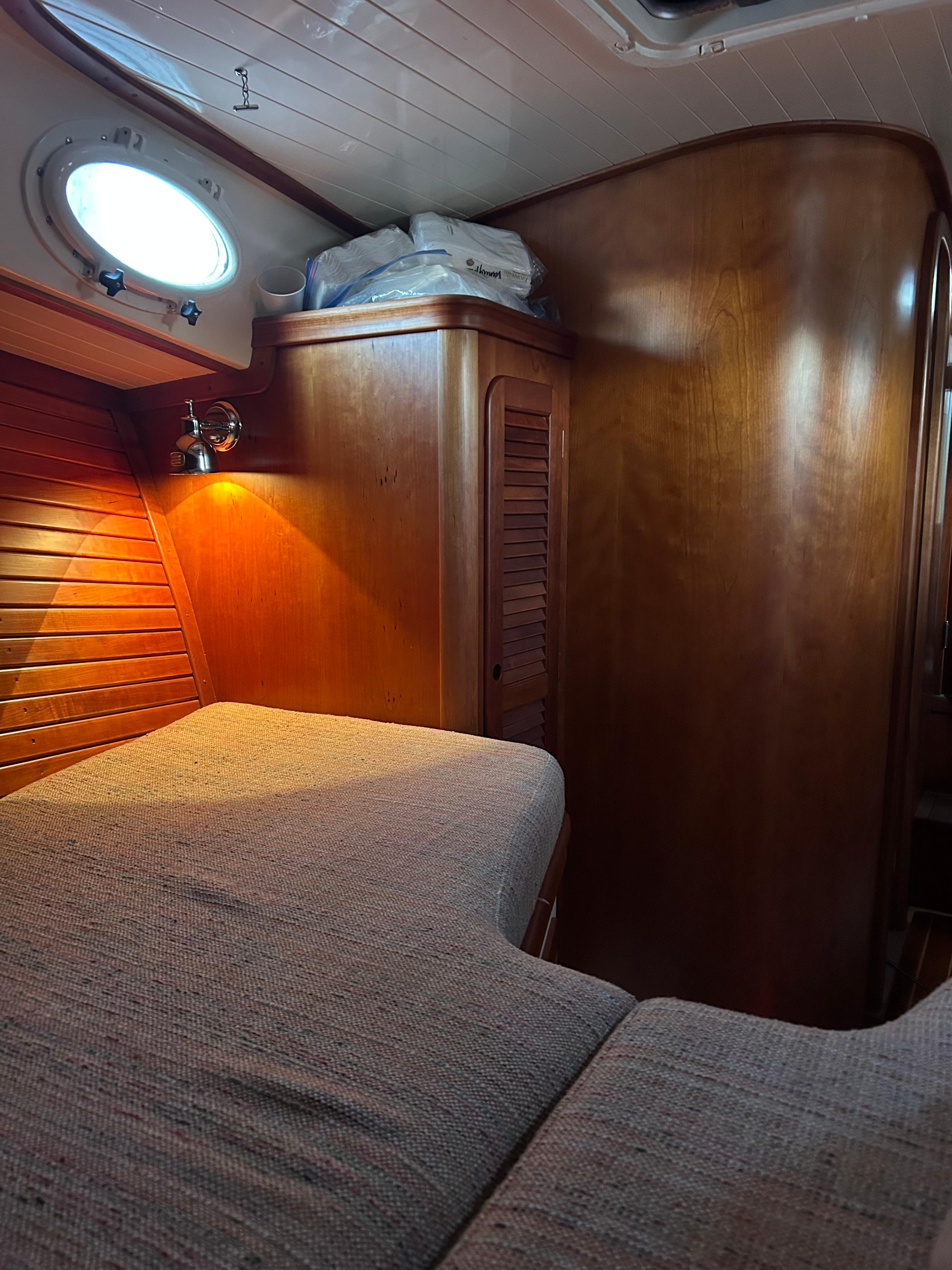 Hinckley-Classic 36 Picnic Boat 2001 -VA-US-9719831 | Thumbnail