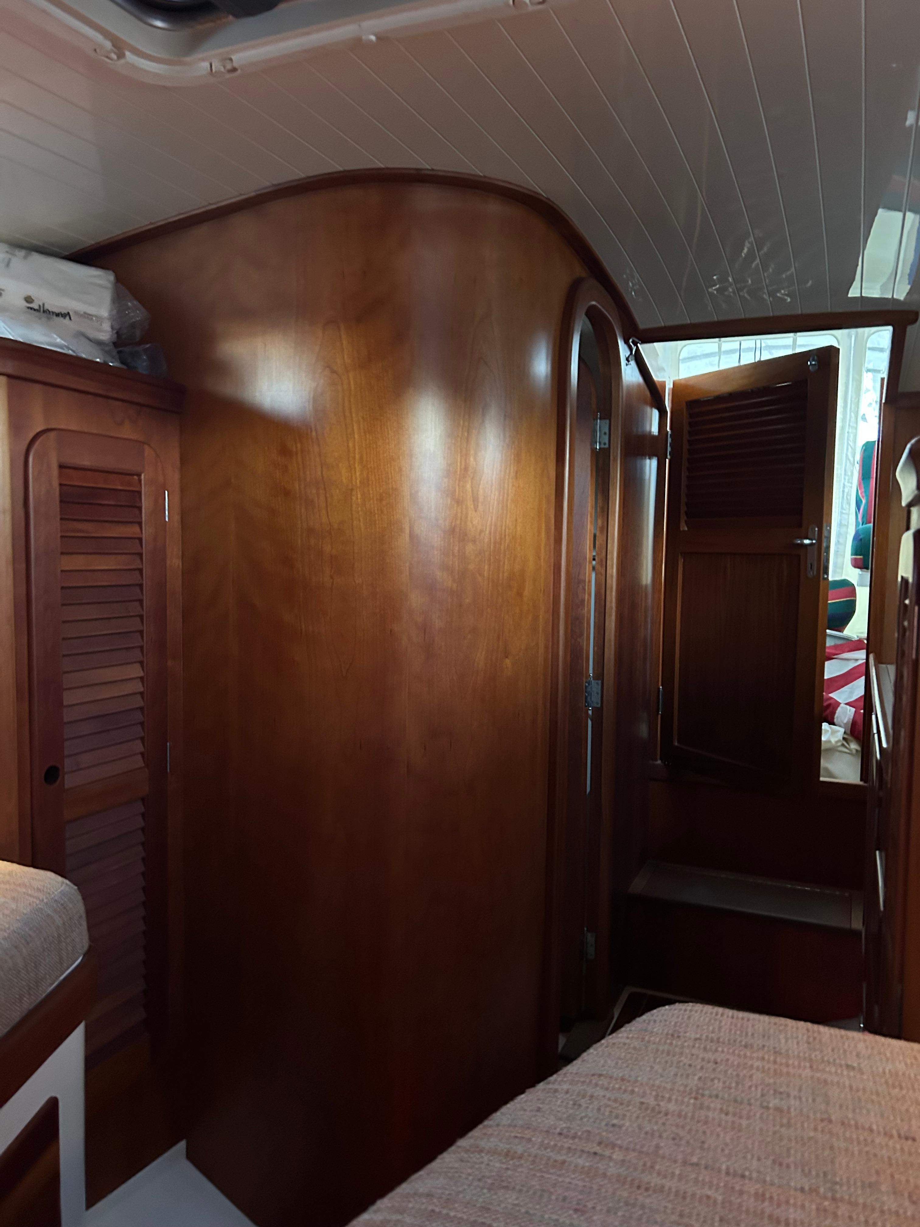 Hinckley-Classic 36 Picnic Boat 2001 -VA-US-9719831 | Thumbnail