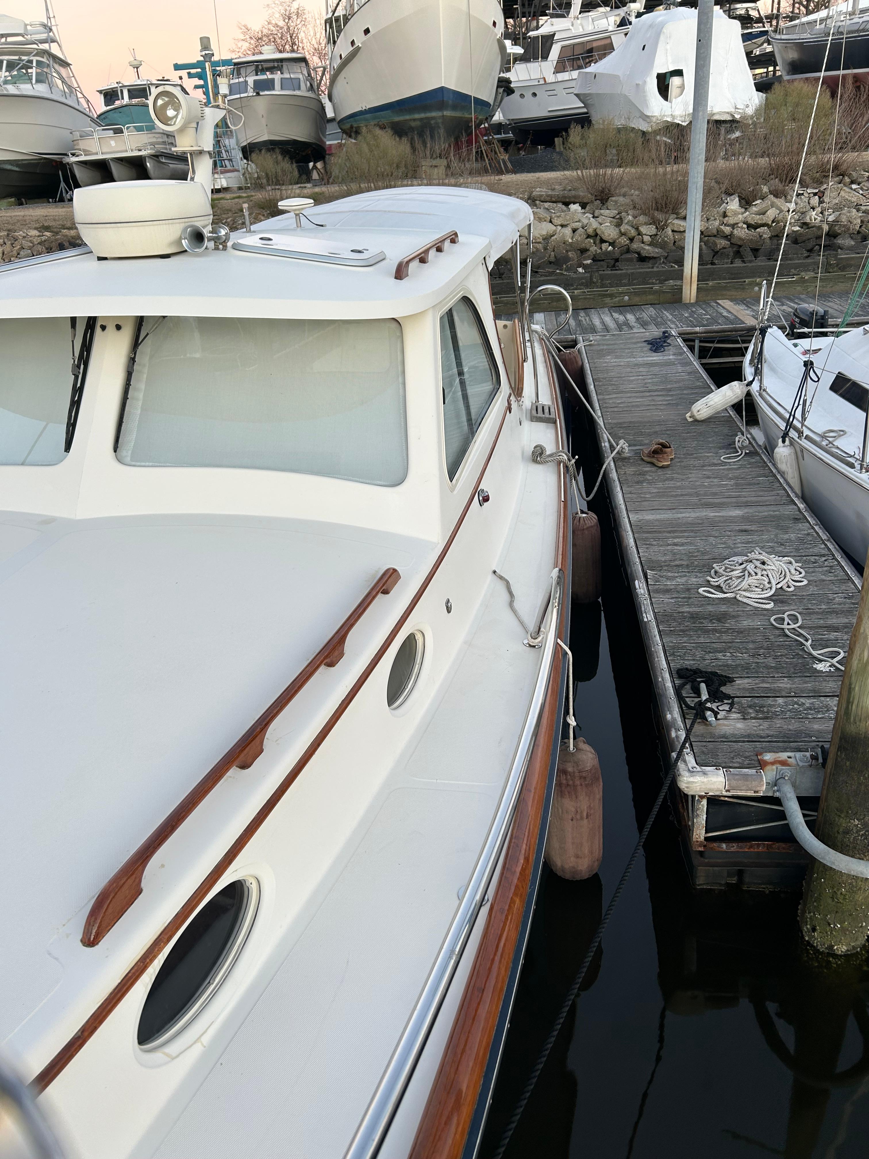 Hinckley-Classic 36 Picnic Boat 2001 -VA-US-9719831 | Thumbnail