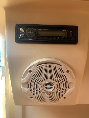 2004 Mainship Pilot 30-II Sedan boat stereo system with Sony radio and speaker.