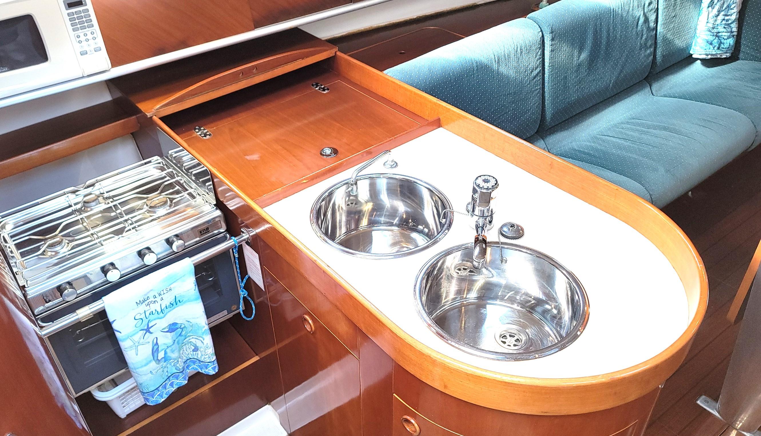 38' Beneteau, Listing Number 100913369, - Photo No. 7