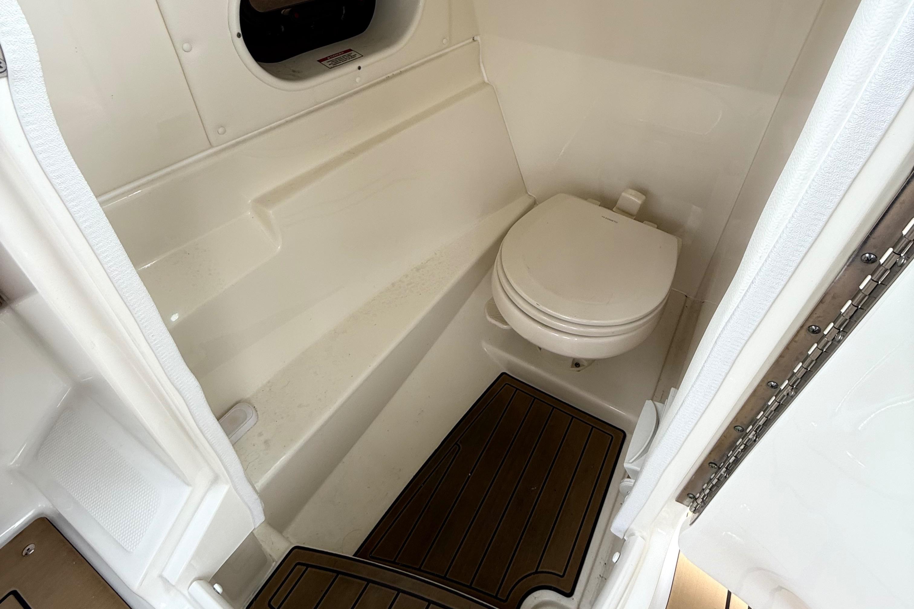 2019 Sea Ray SLX 250 #TBRL2054 inventory image at Sun Country Marine Group, Newport Beach 2019 Sea Ray SLX 250 #TBRL2054 inventory image at Sun Country Marine Group, Newport Beach