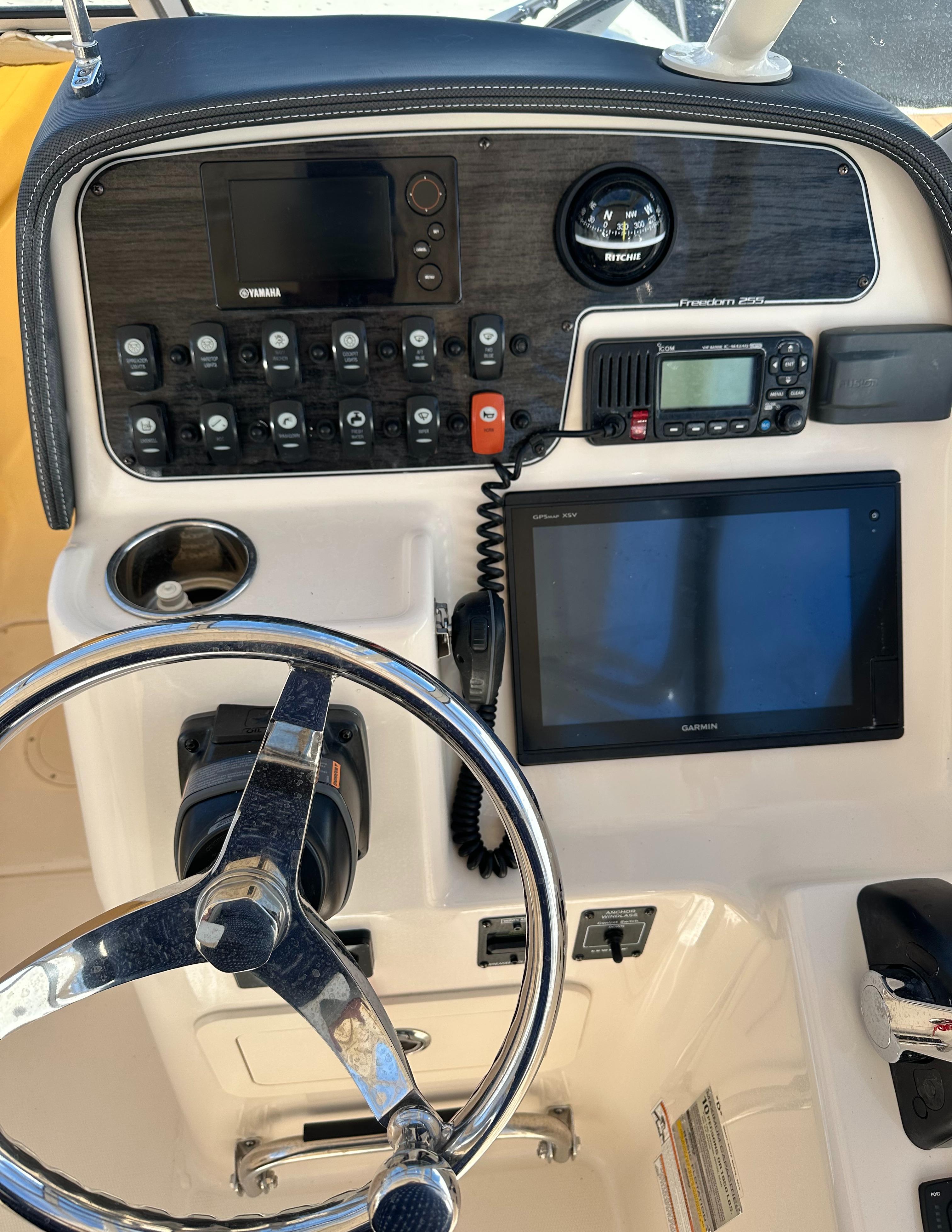 2018-grady-white-freedom-255-power-9669854-20250325114738937-1_XLARGE