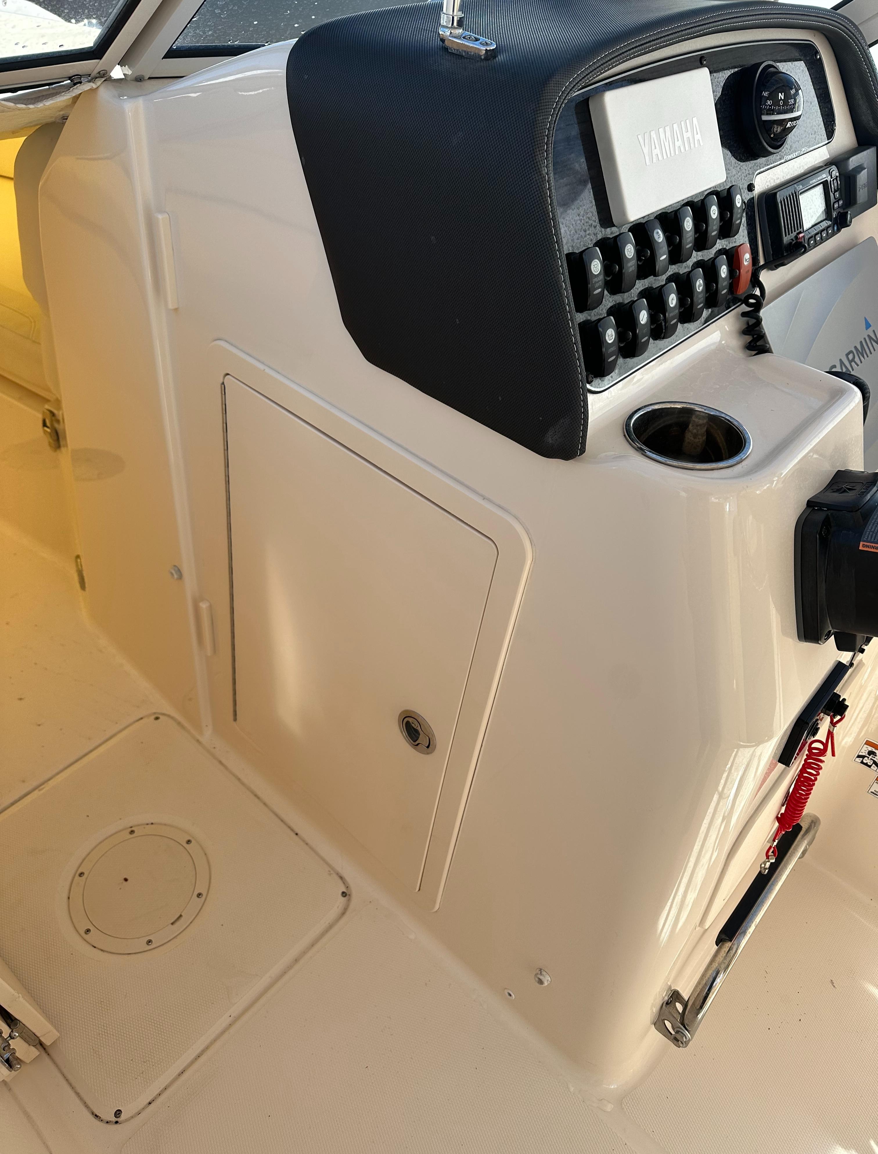 2018-grady-white-freedom-255-power-9669854-20250325114741949-1_XLARGE