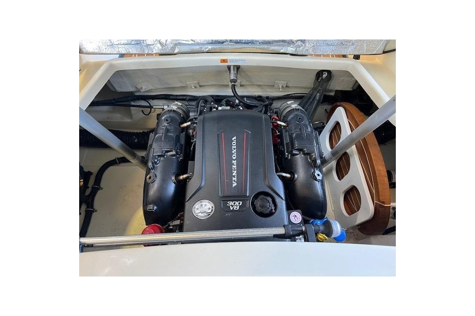2021 Chris-Craft Launch 27 engine compartment with Volvo Penta 300 V8 engine.