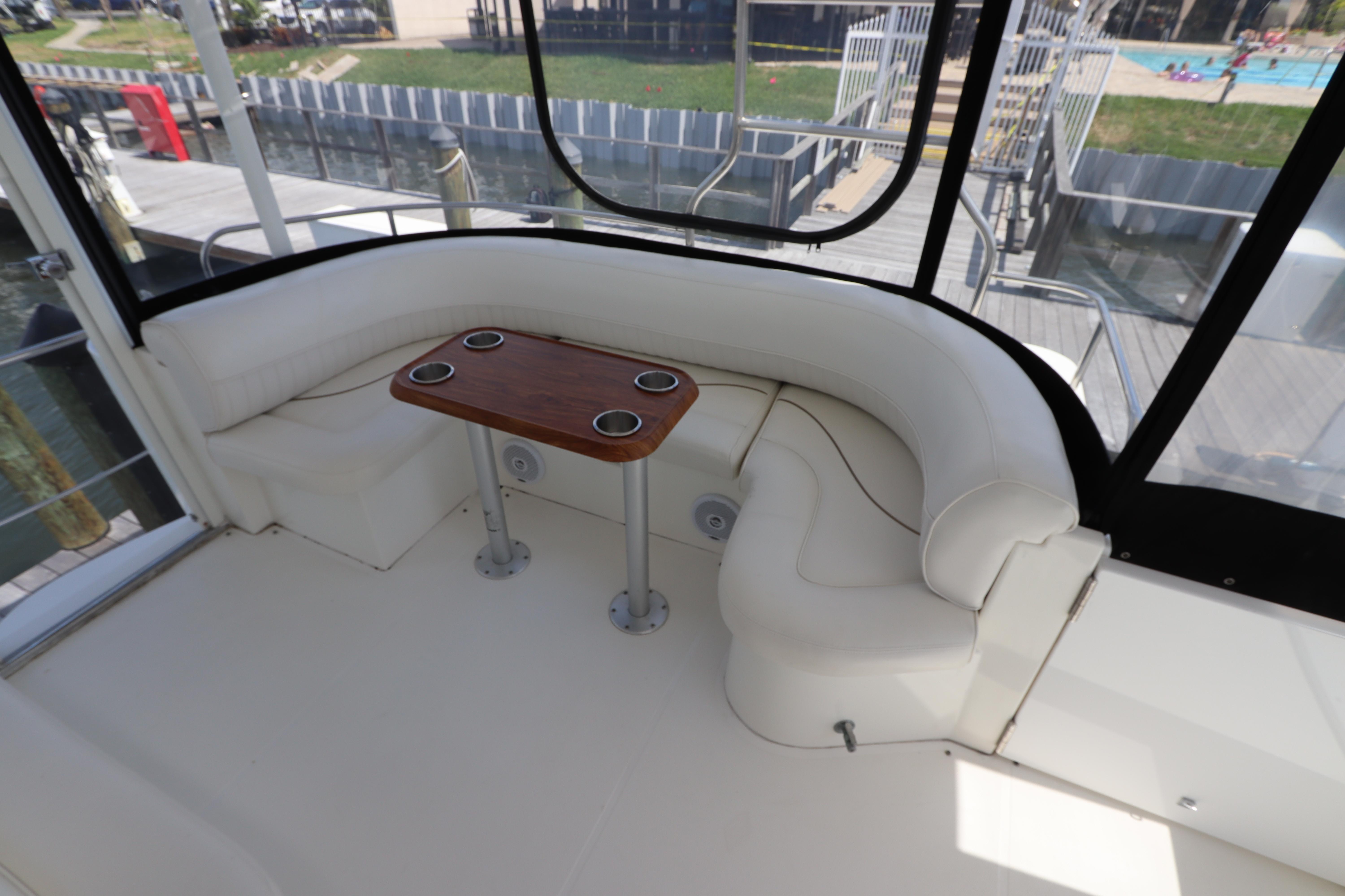 2001-cruisers-yachts-4450-express-motoryacht-power-9749864-20250407134010613-1_XLARGE