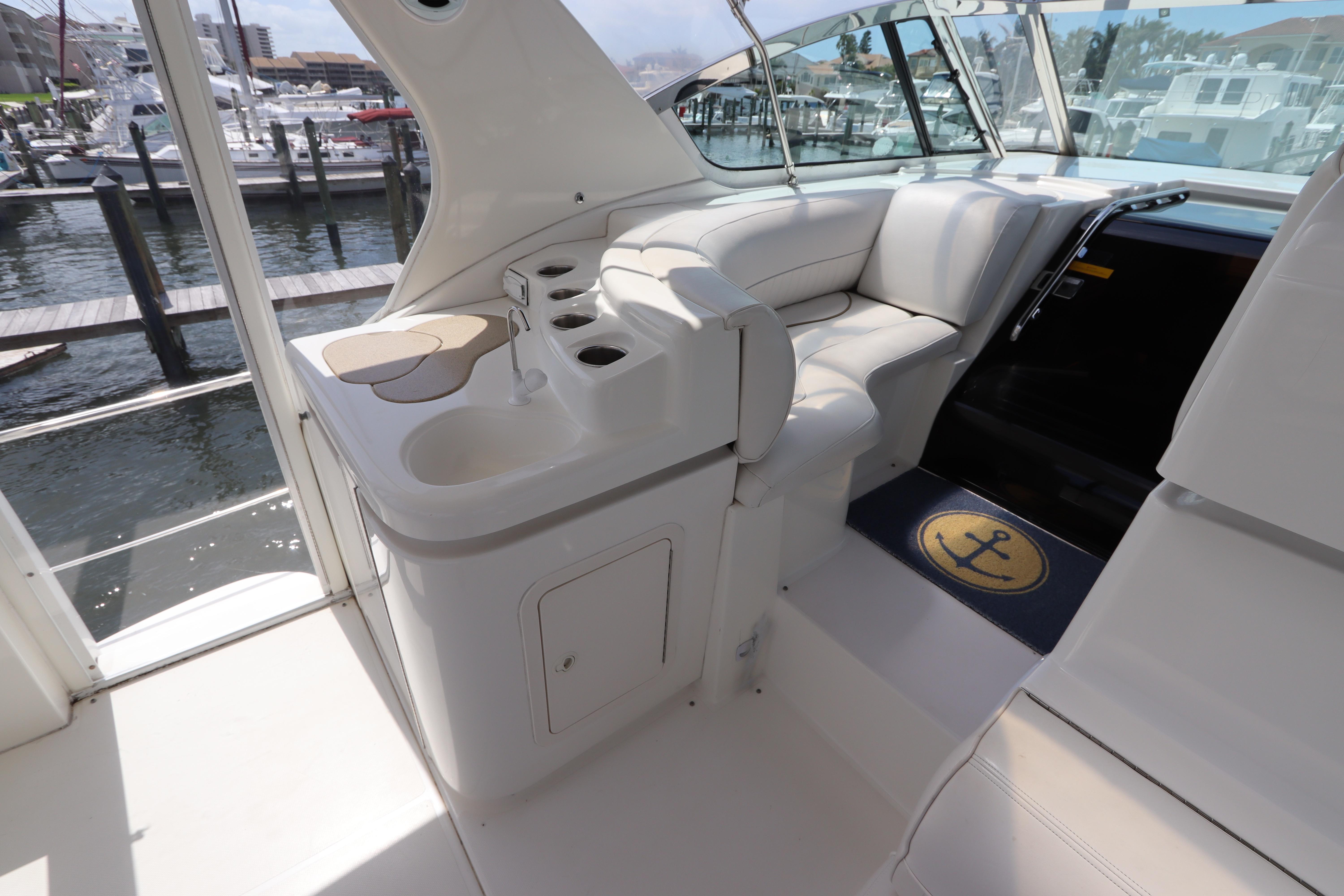 2001-cruisers-yachts-4450-express-motoryacht-power-9749864-20250407134029260-1_XLARGE
