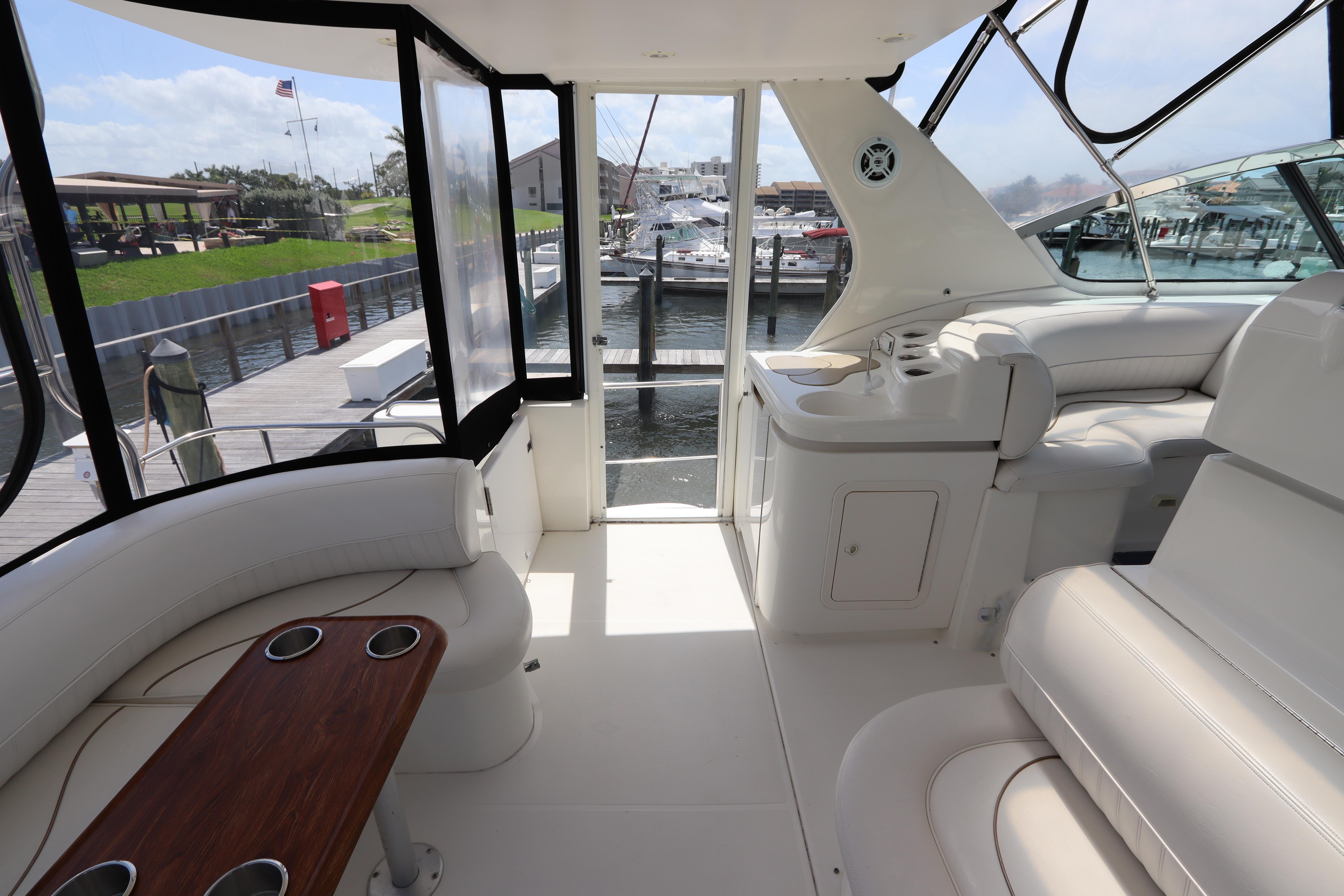 2001-cruisers-yachts-4450-express-motoryacht-power-9749864-20250407134155009-1_XLARGE