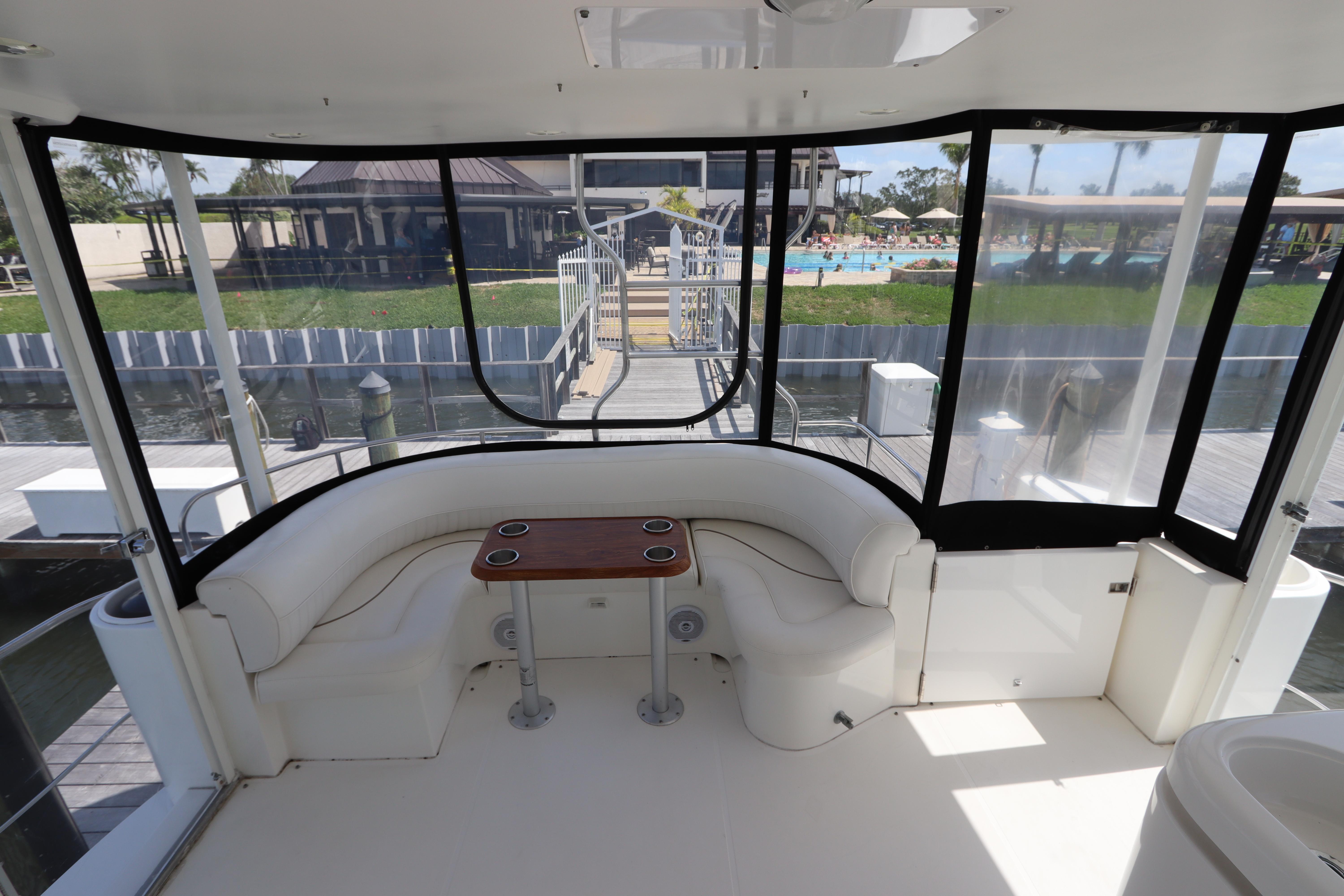 2001-cruisers-yachts-4450-express-motoryacht-power-9749864-20250407134201926-1_XLARGE