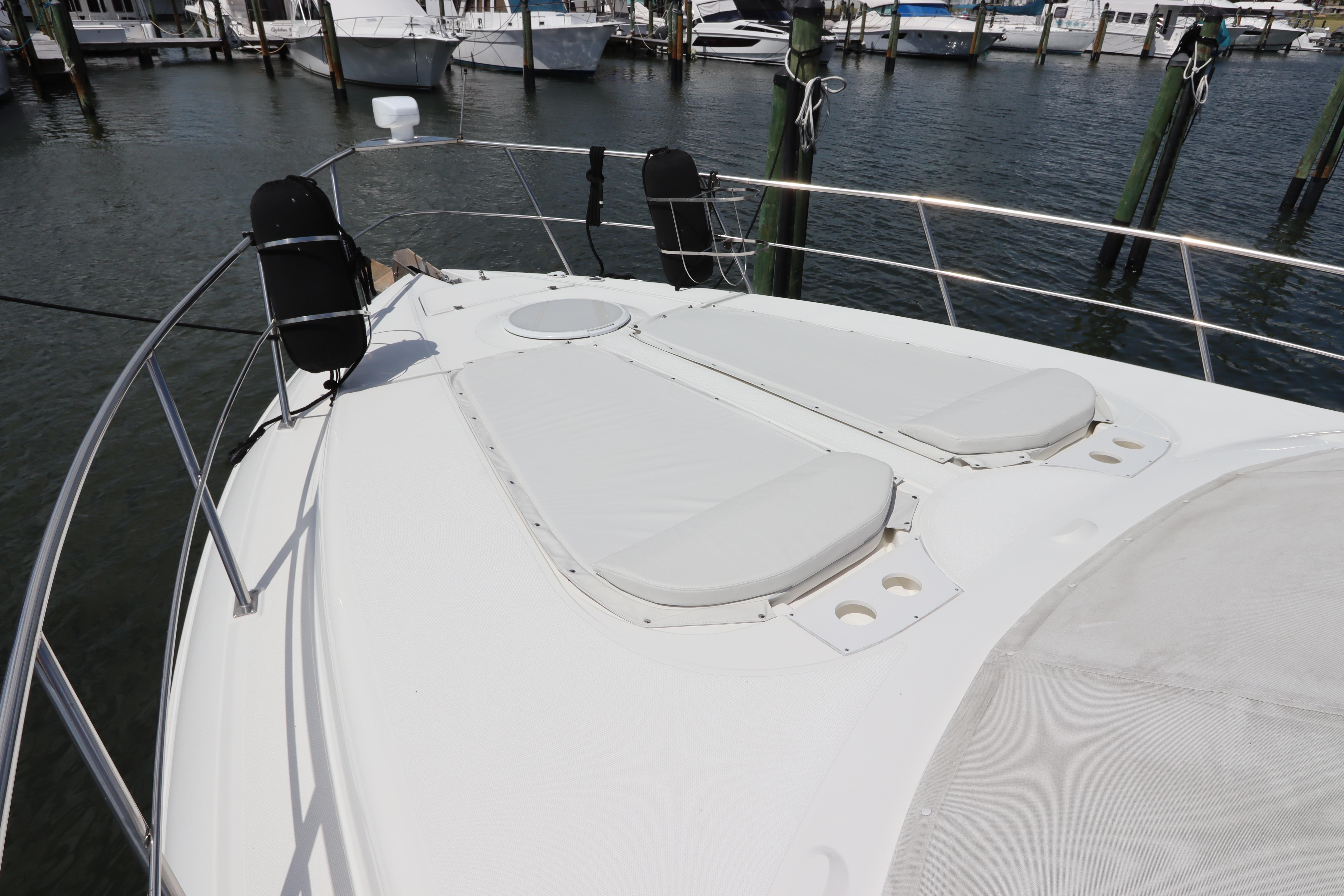 2001-cruisers-yachts-4450-express-motoryacht-power-9749864-20250407134725576-1_XLARGE