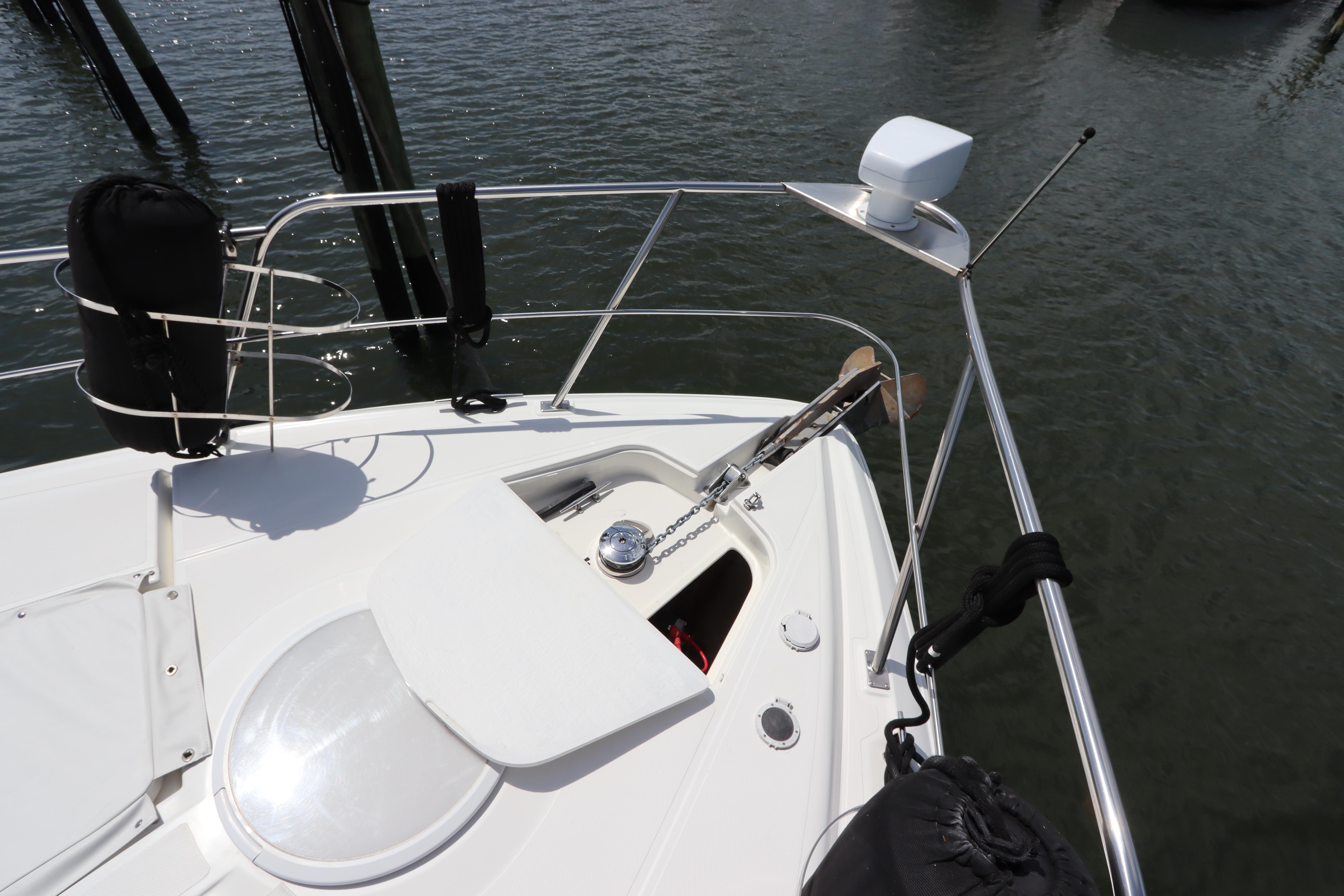 2001-cruisers-yachts-4450-express-motoryacht-power-9749864-20250407134732390-1_XLARGE