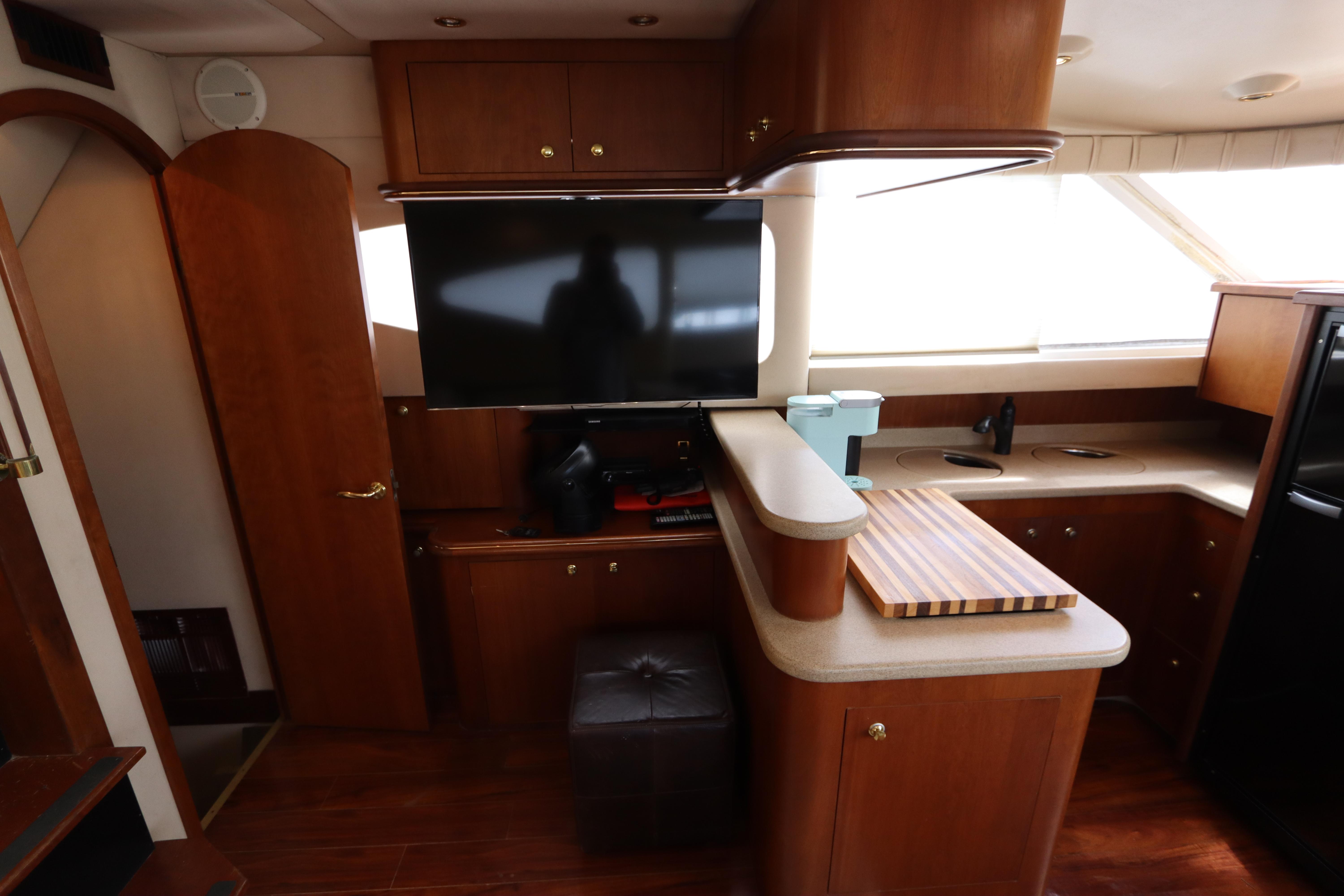 2001-cruisers-yachts-4450-express-motoryacht-power-9749864-20250407134947286-1_XLARGE