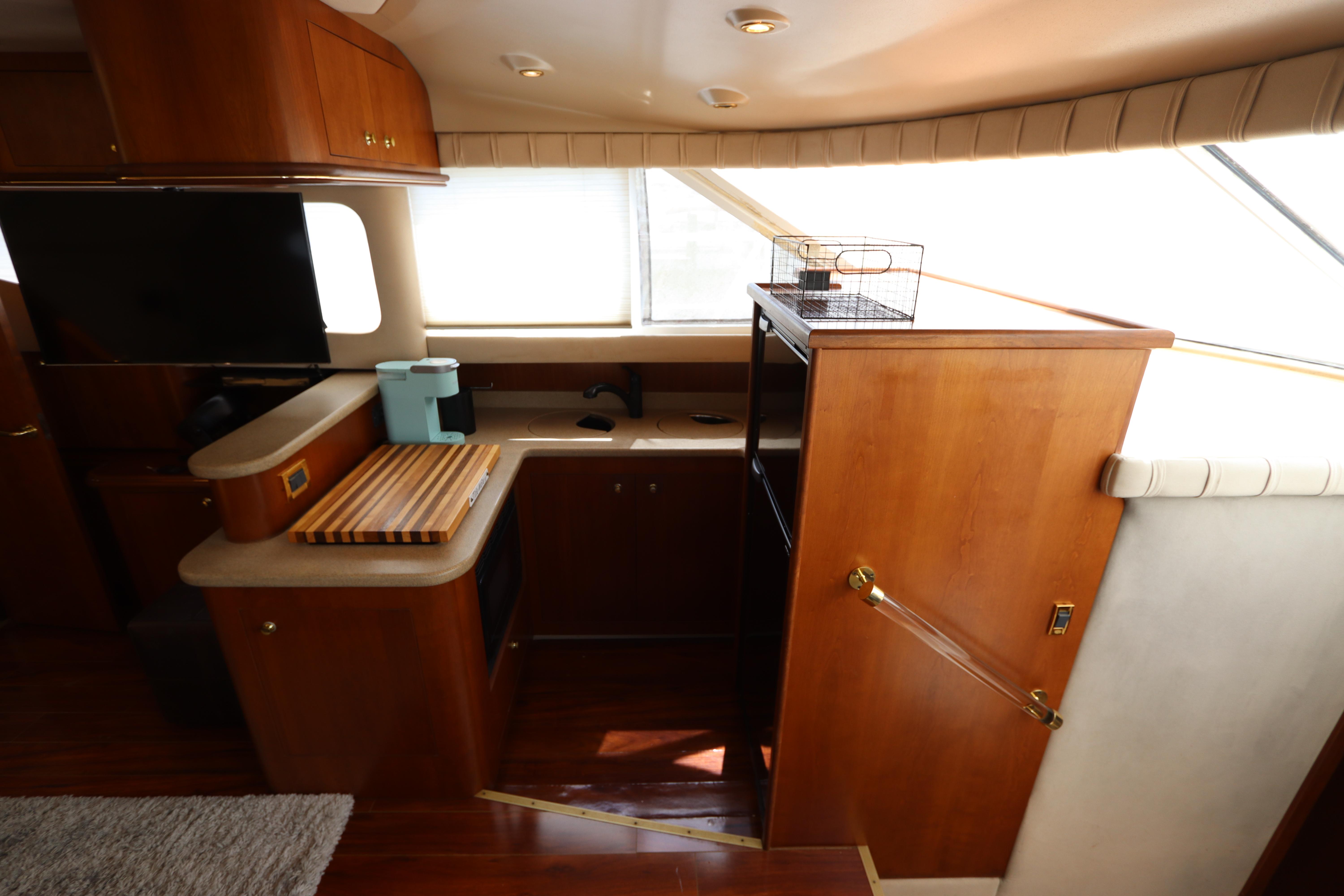 2001-cruisers-yachts-4450-express-motoryacht-power-9749864-20250407135129555-1_XLARGE