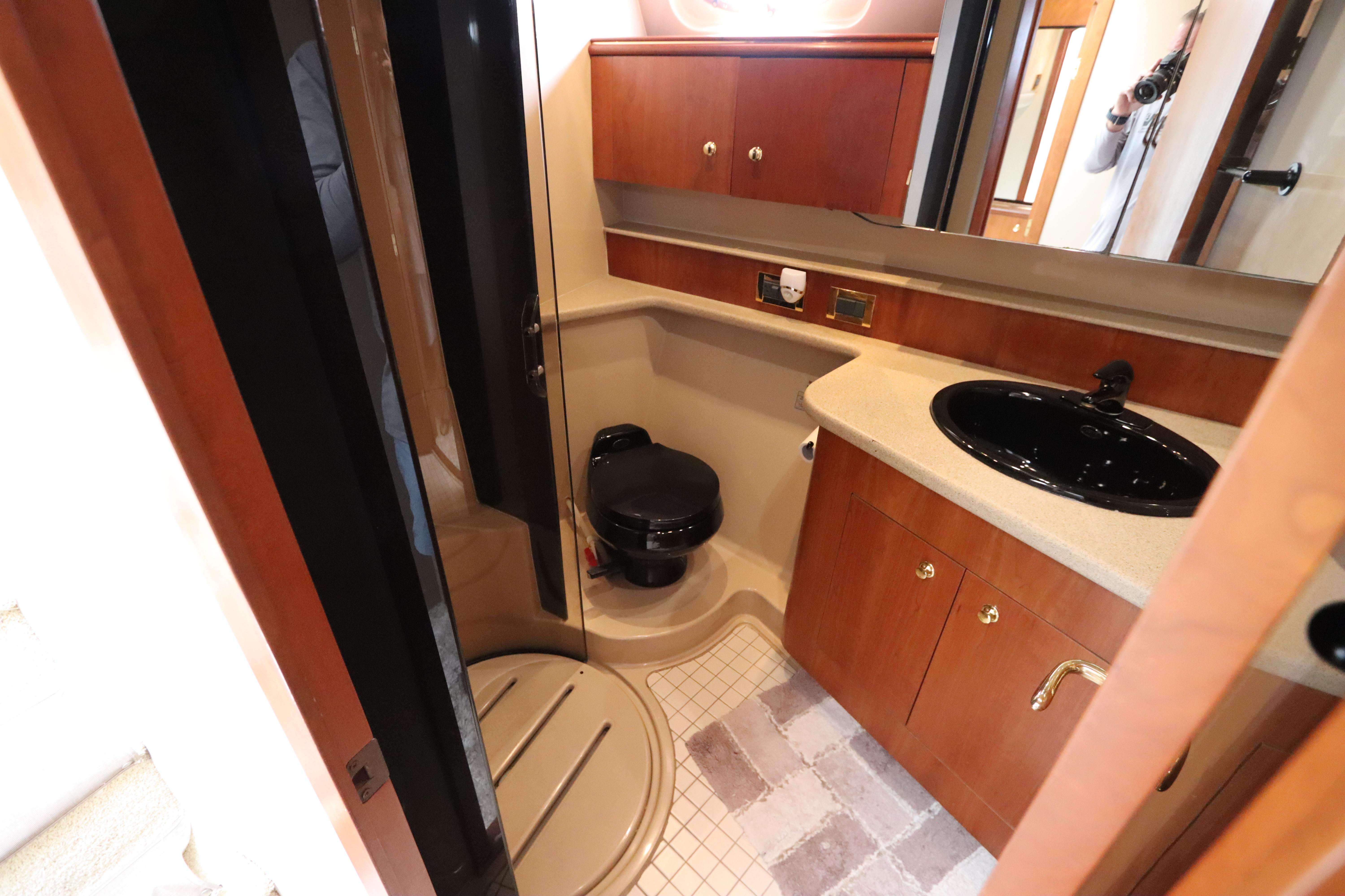 2001-cruisers-yachts-4450-express-motoryacht-power-9749864-20250407135618014-1_XLARGE