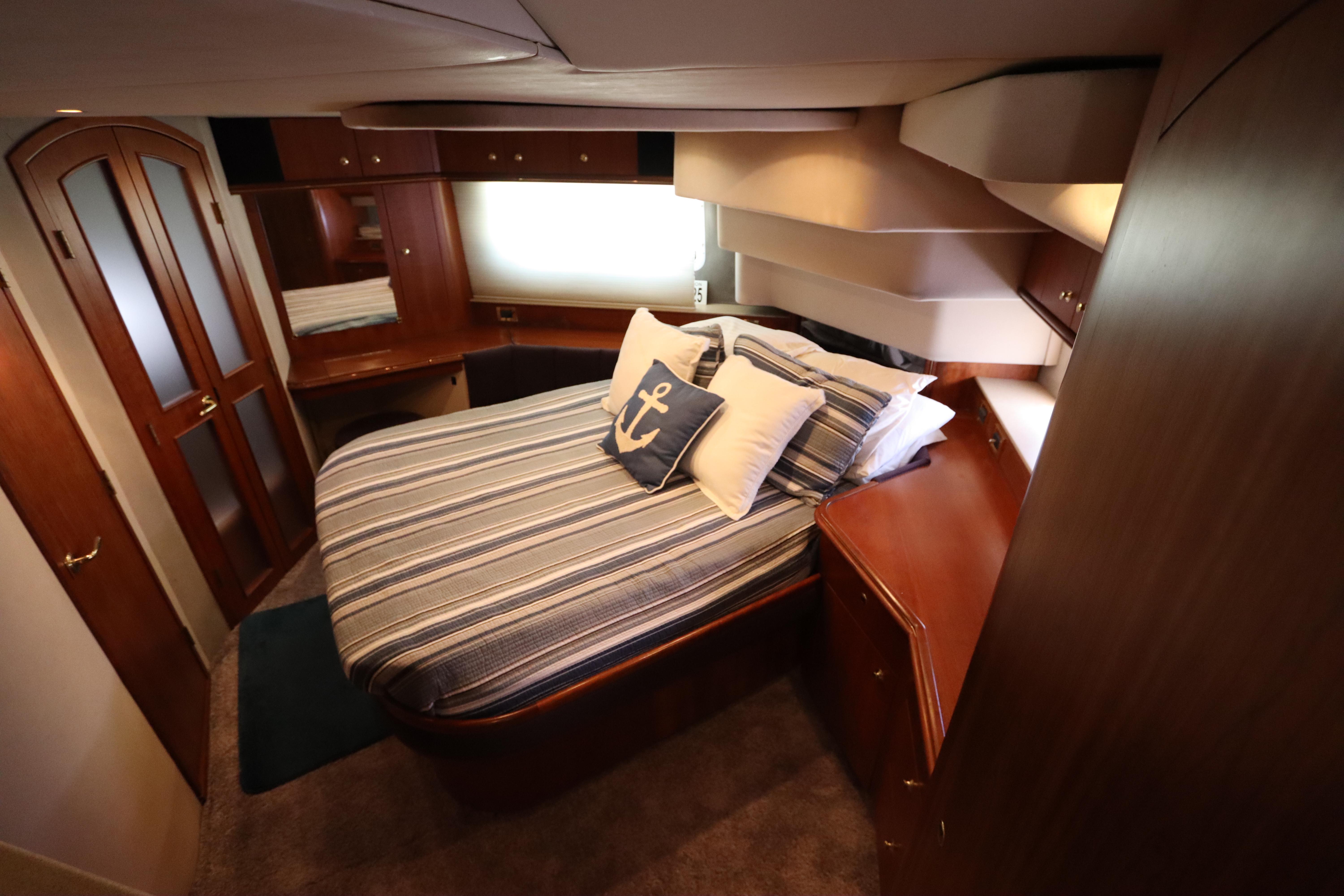 2001-cruisers-yachts-4450-express-motoryacht-power-9749864-20250407135926599-1_XLARGE