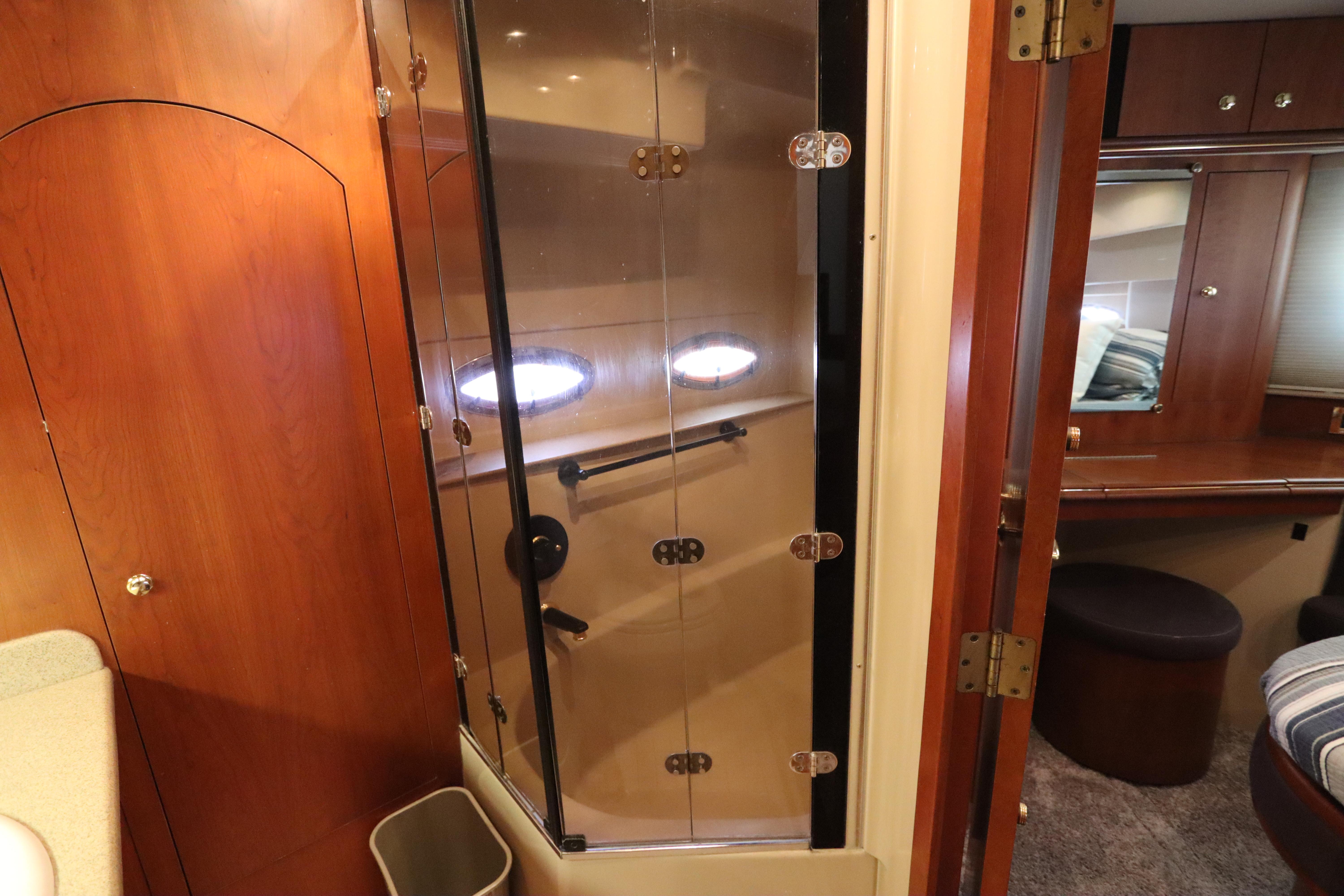 2001-cruisers-yachts-4450-express-motoryacht-power-9749864-20250407140228834-1_XLARGE
