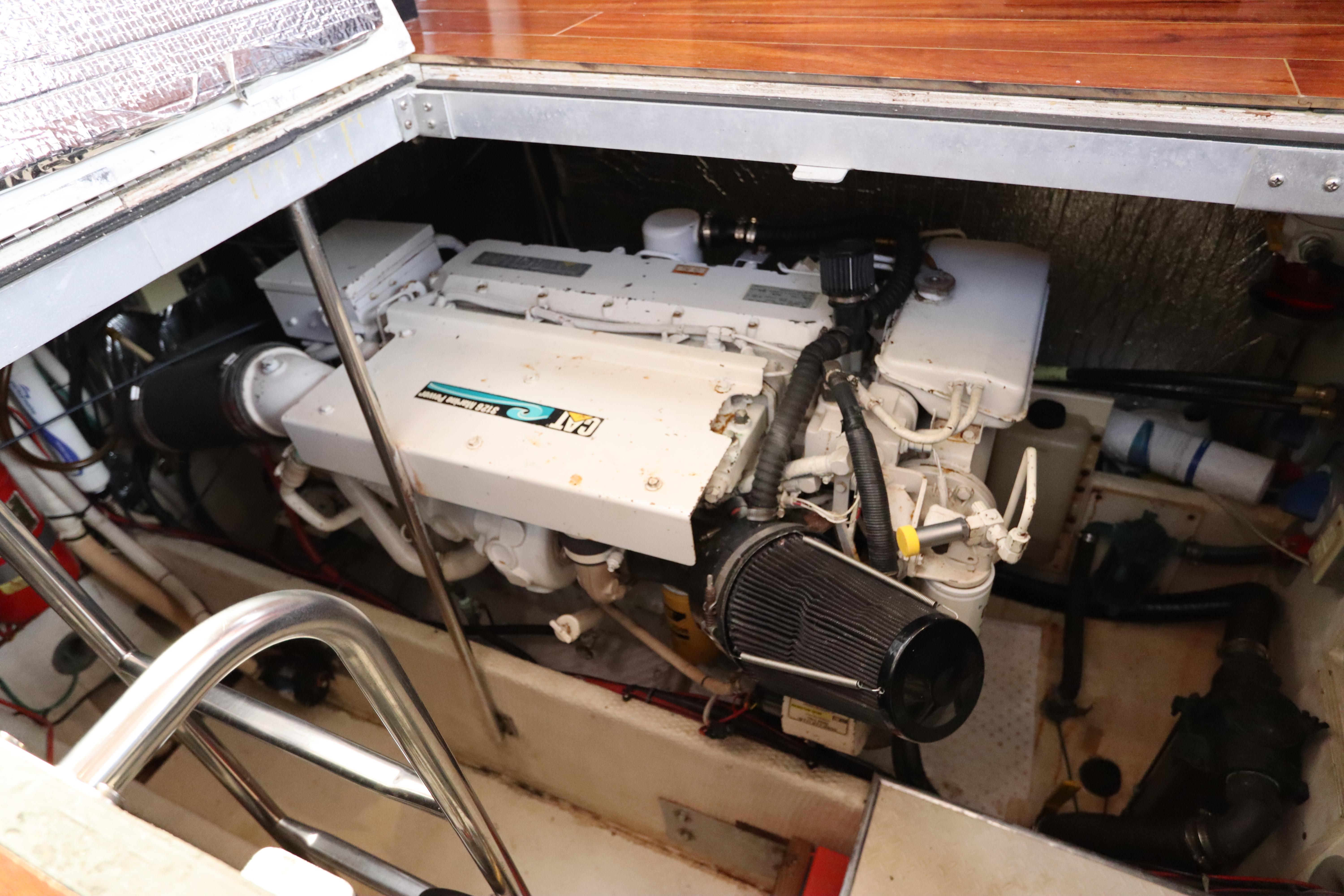 2001-cruisers-yachts-4450-express-motoryacht-power-9749864-20250407140243300-1_XLARGE