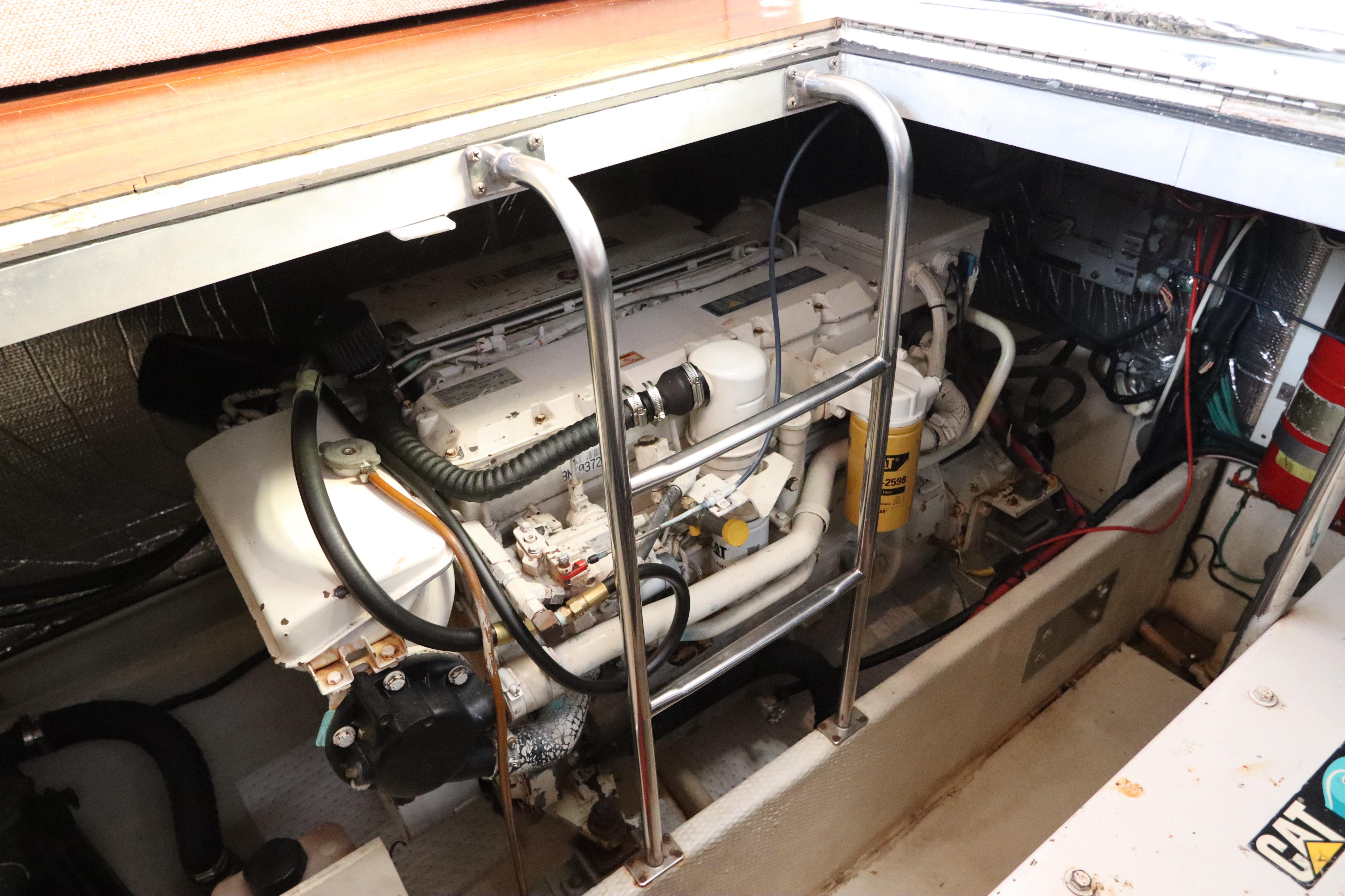 2001-cruisers-yachts-4450-express-motoryacht-power-9749864-20250407140250450-1_XLARGE