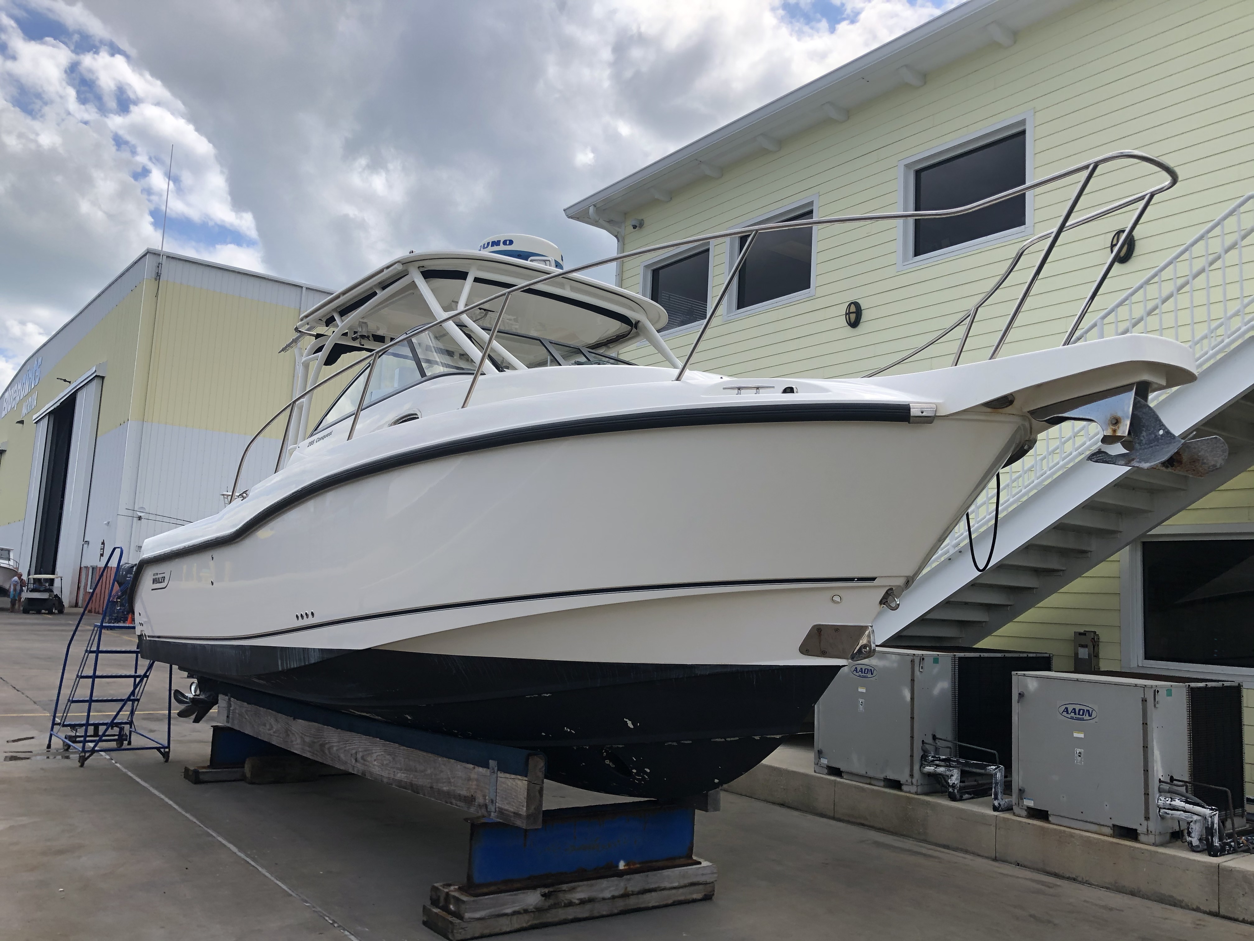 30' Boston Whaler, Listing Number 100878931, Image No. 2