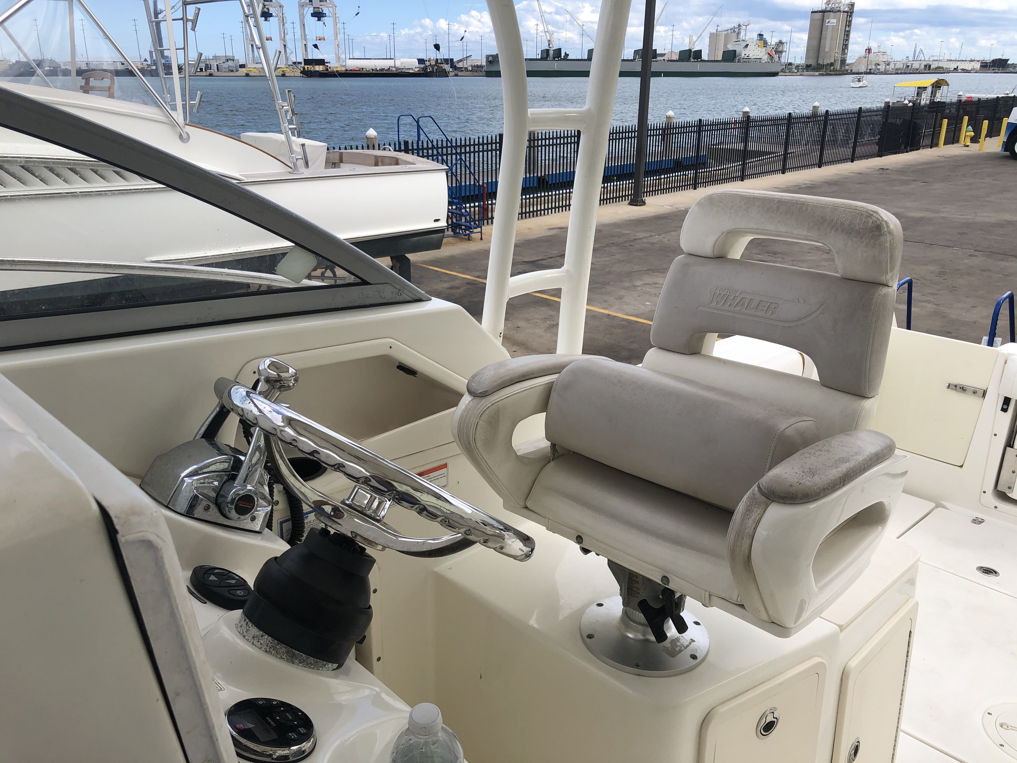 30' Boston Whaler, Listing Number 100878931, Image No. 13