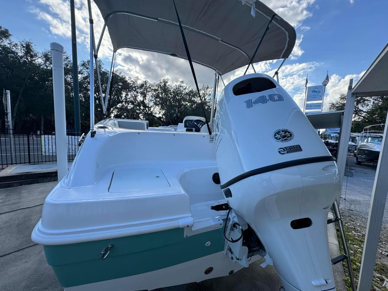 2024 Hurricane SunDeck Sport 188 OB-9