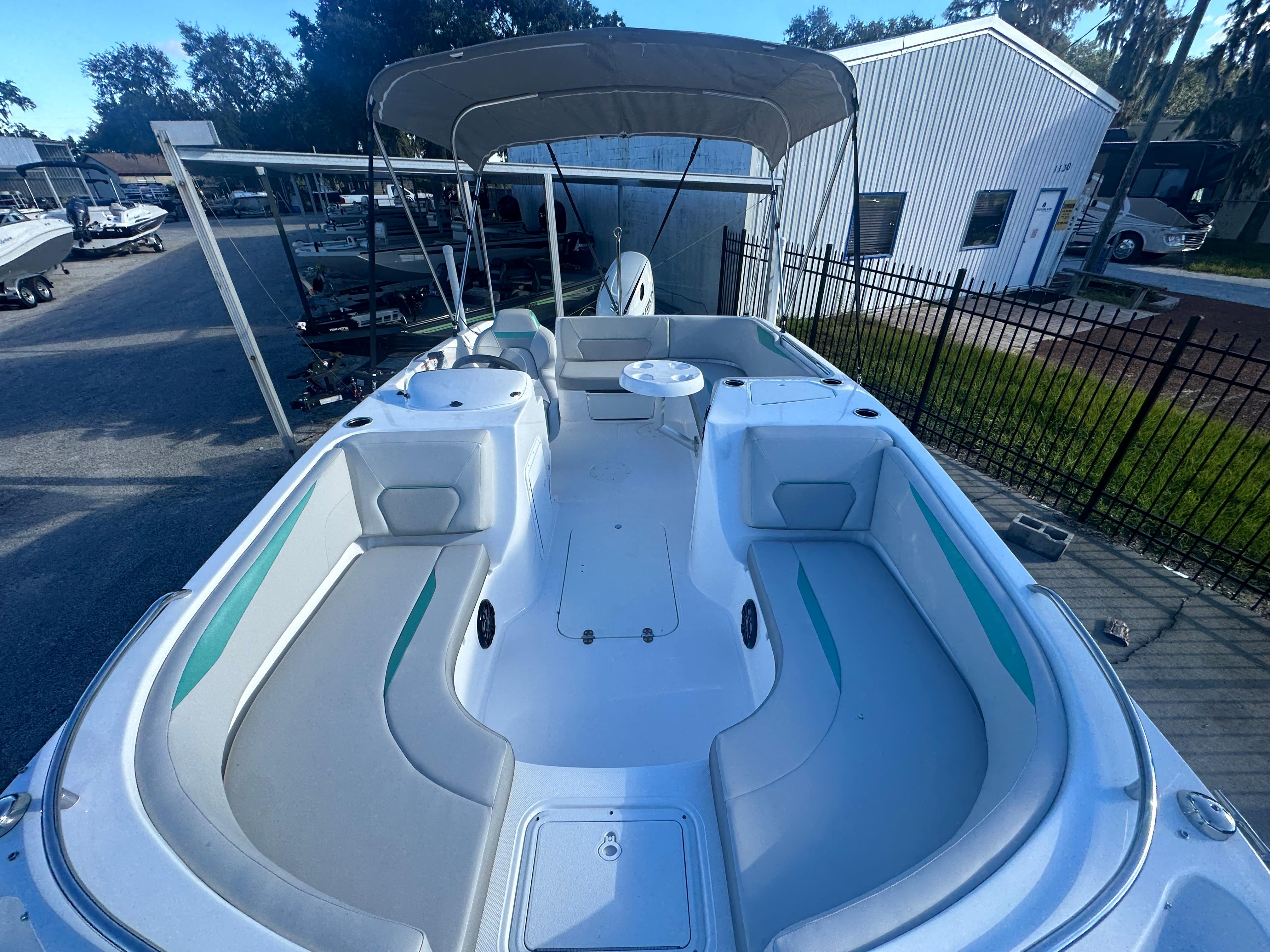 2024 Hurricane SunDeck Sport 188 OB-5