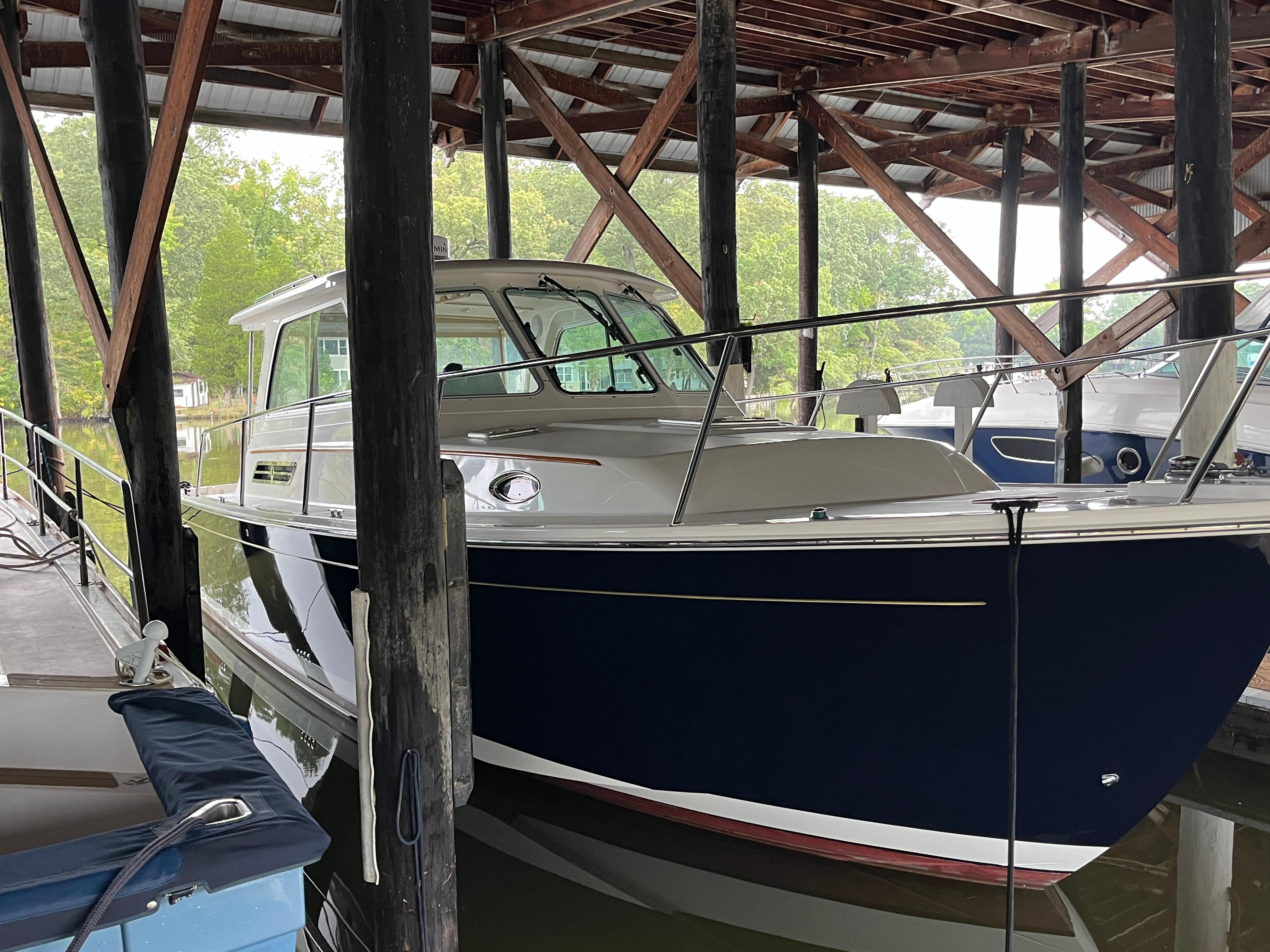 Lagniappe Yacht Photos Pics 