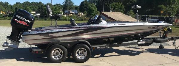 2018 Triton boat for sale, model of the boat is 20 TRX Patriot & Image # 8 of 12