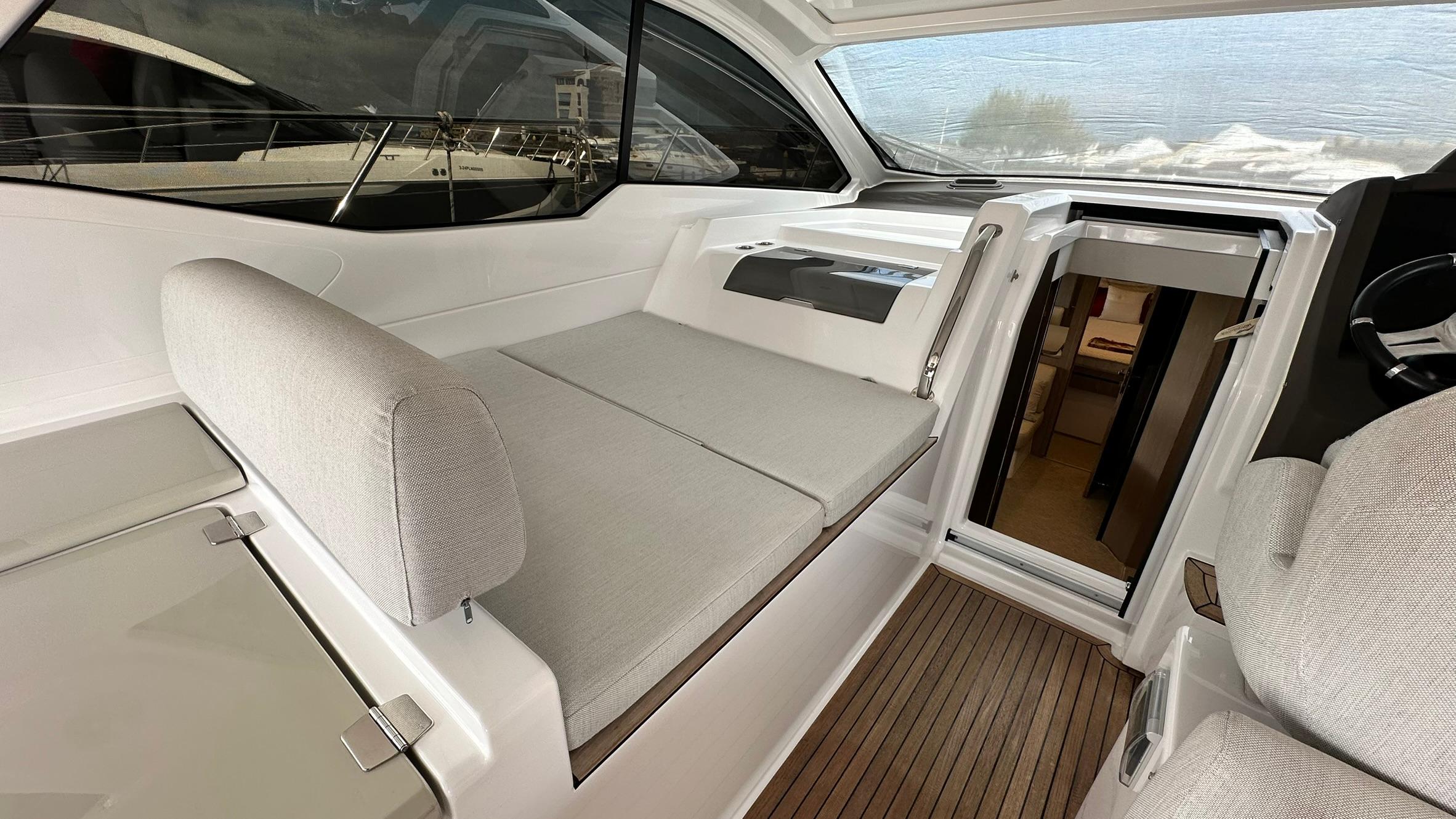 2021 Azimut 47 