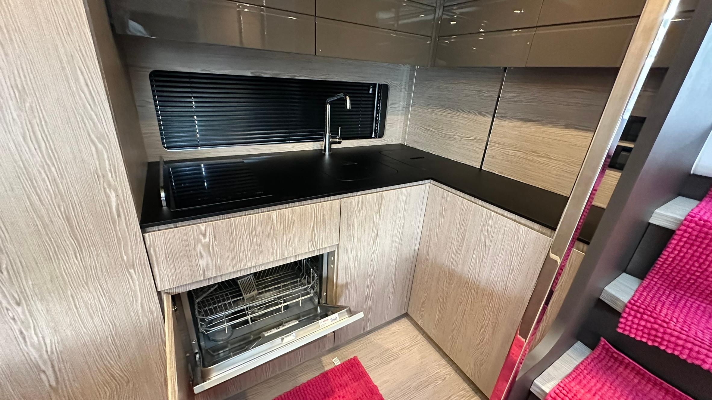2021 Azimut 47 