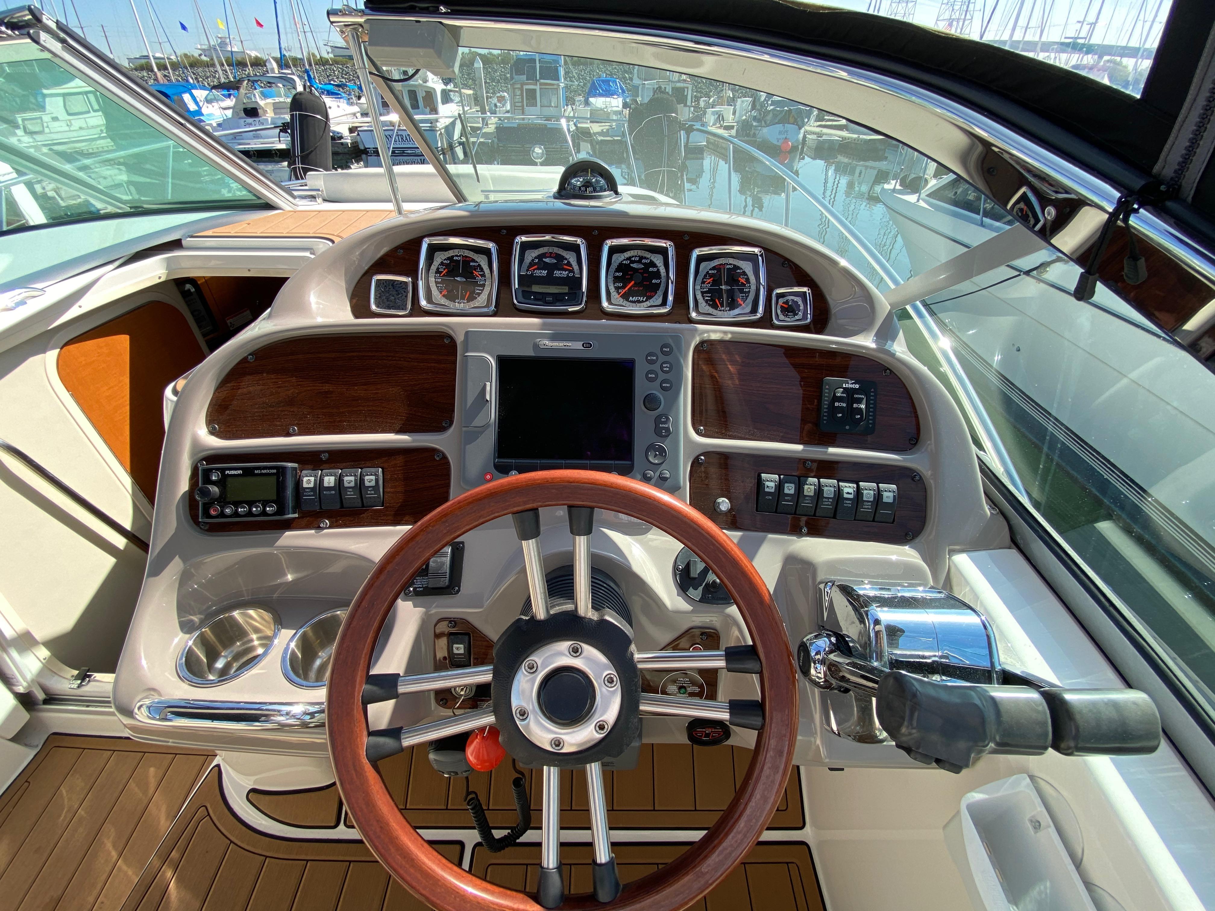 Image [19] of 2008 Chaparral 310 Signature