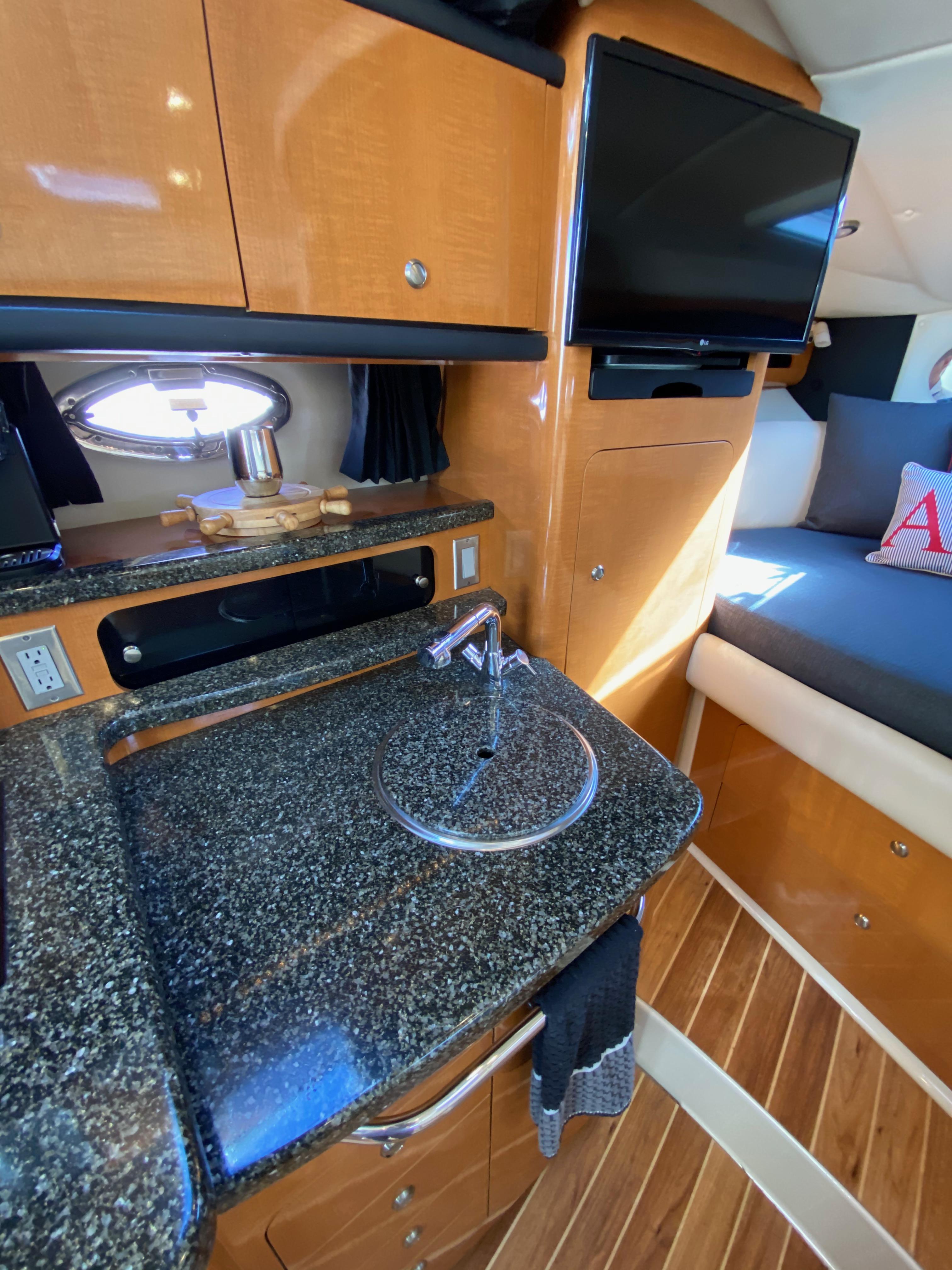 Image [38] of 2008 Chaparral 310 Signature