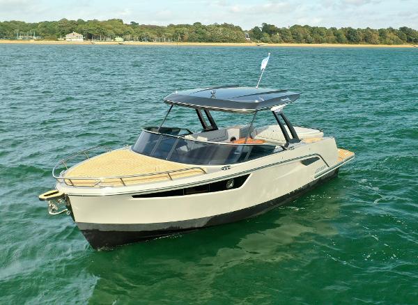 2023 Alfastreet 28 Cabin Motor